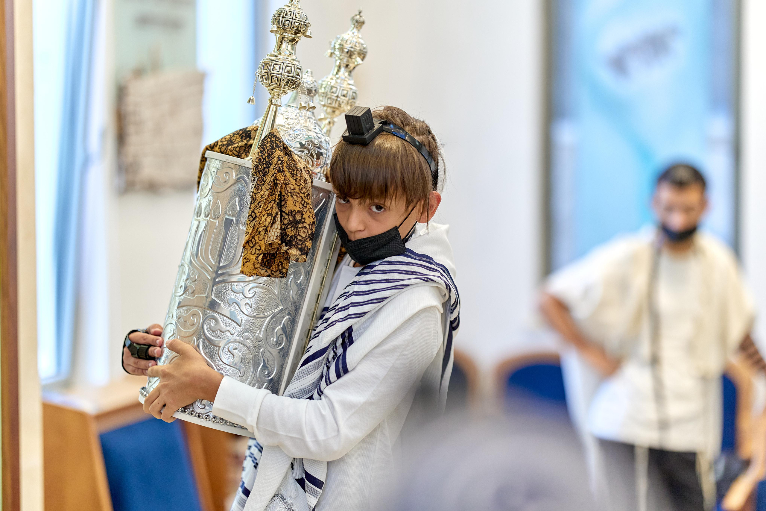 עליה לתורה. Time machine Studio