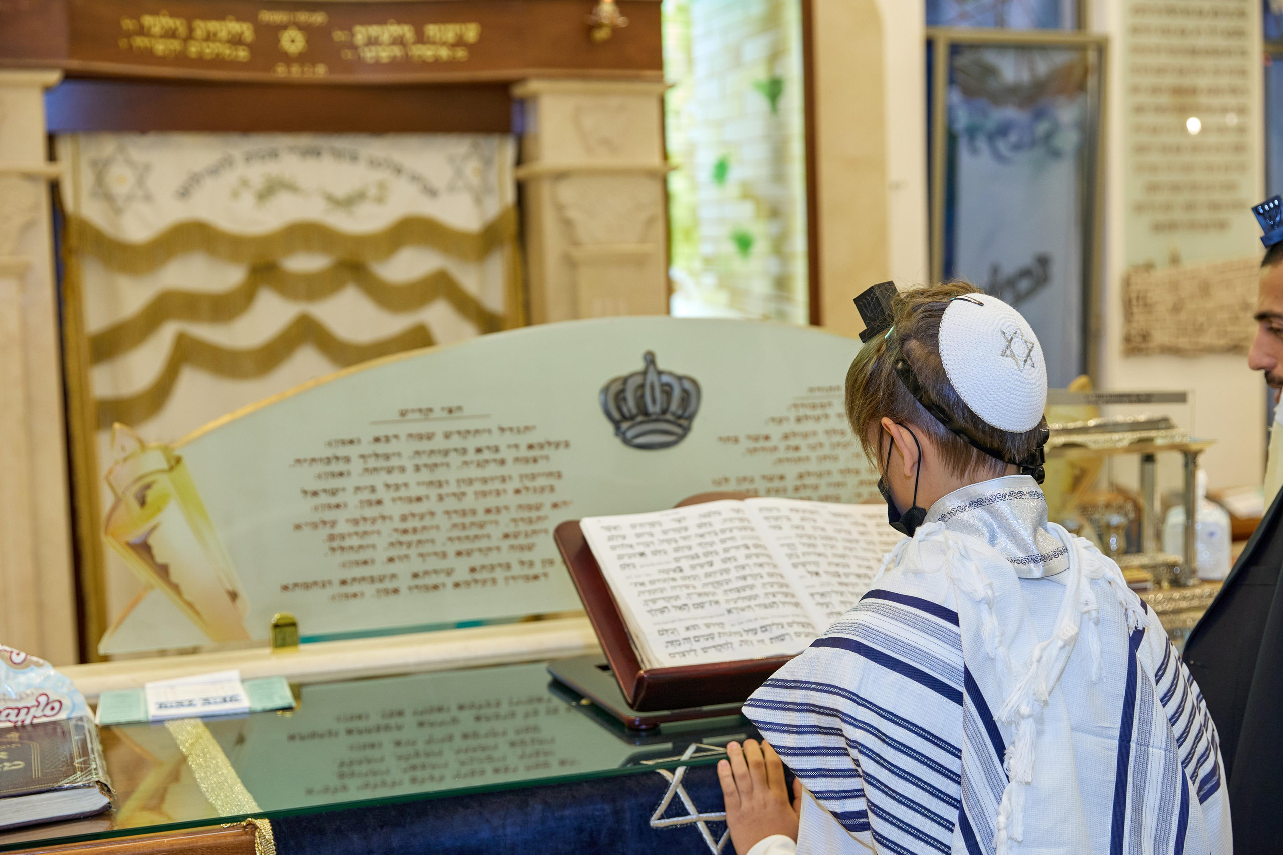 עליה לתורה. Time machine Studio