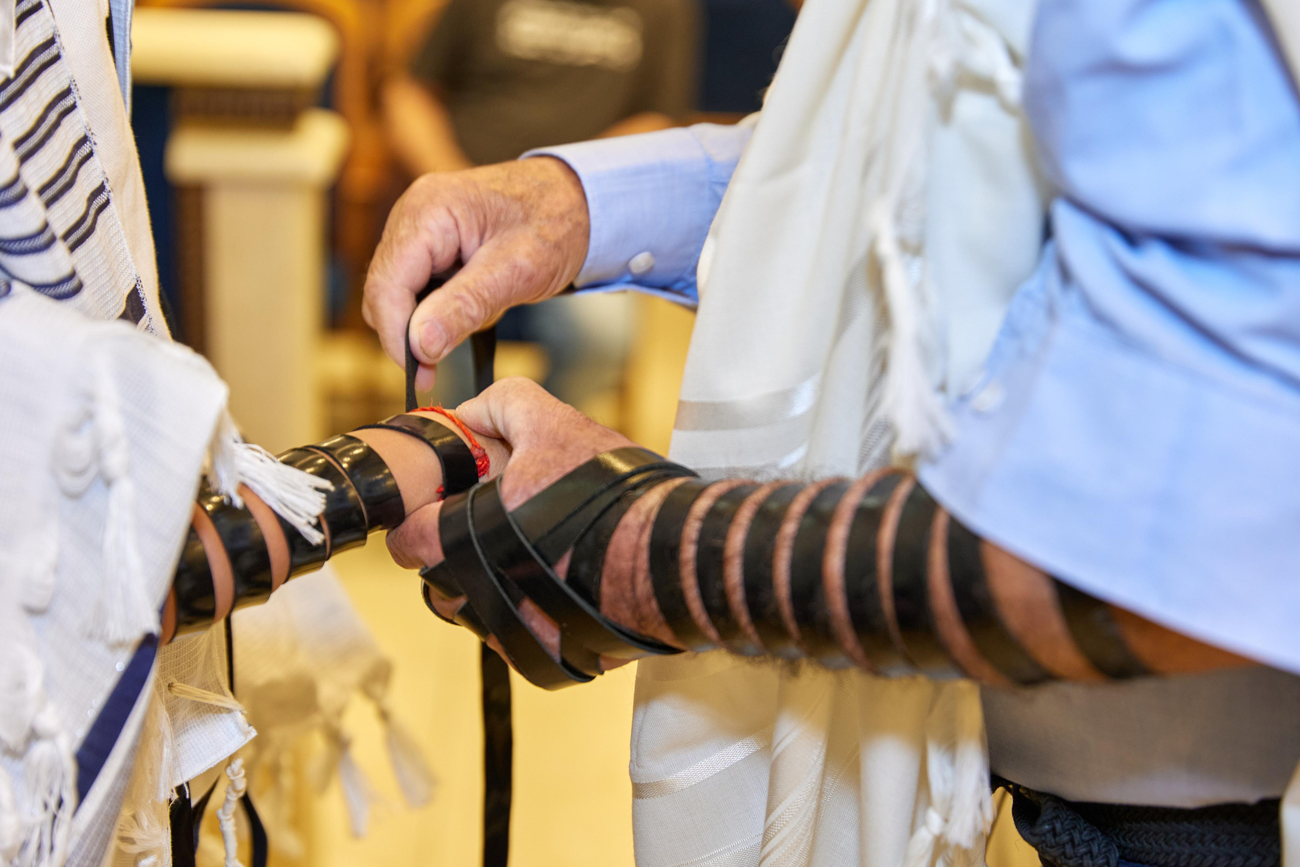 עליה לתורה. Time machine Studio