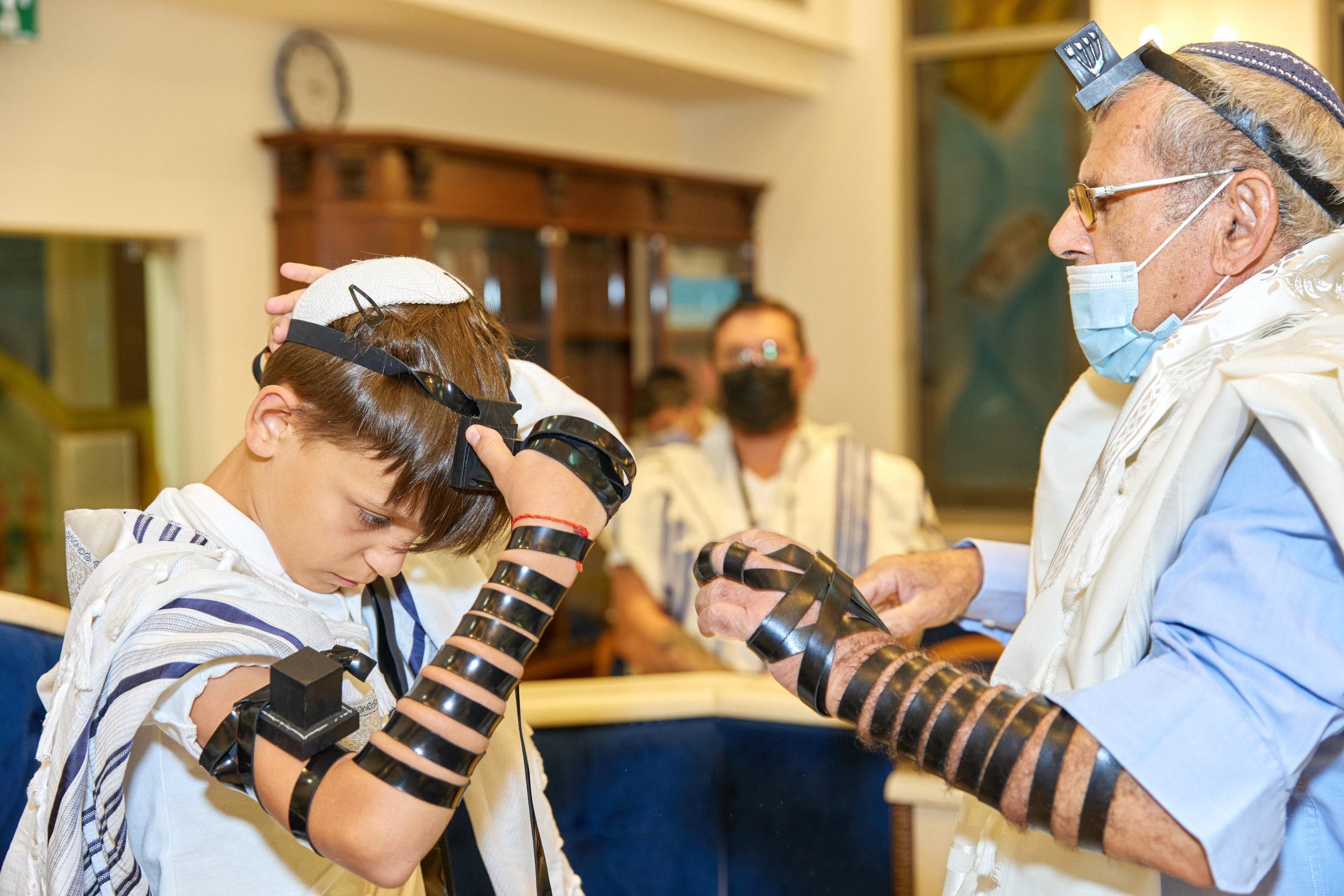 עליה לתורה. Time machine Studio