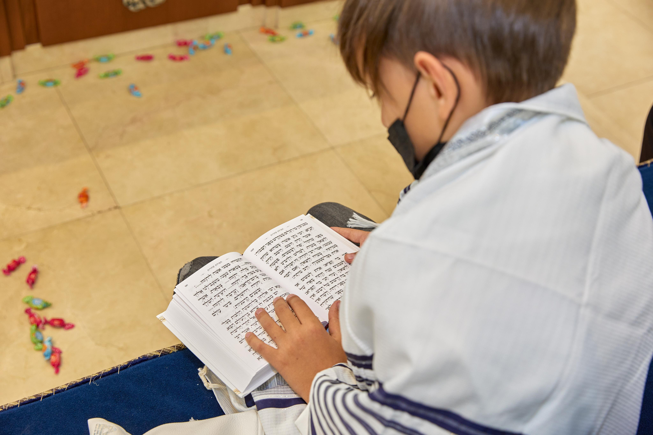 עליה לתורה. Time machine Studio