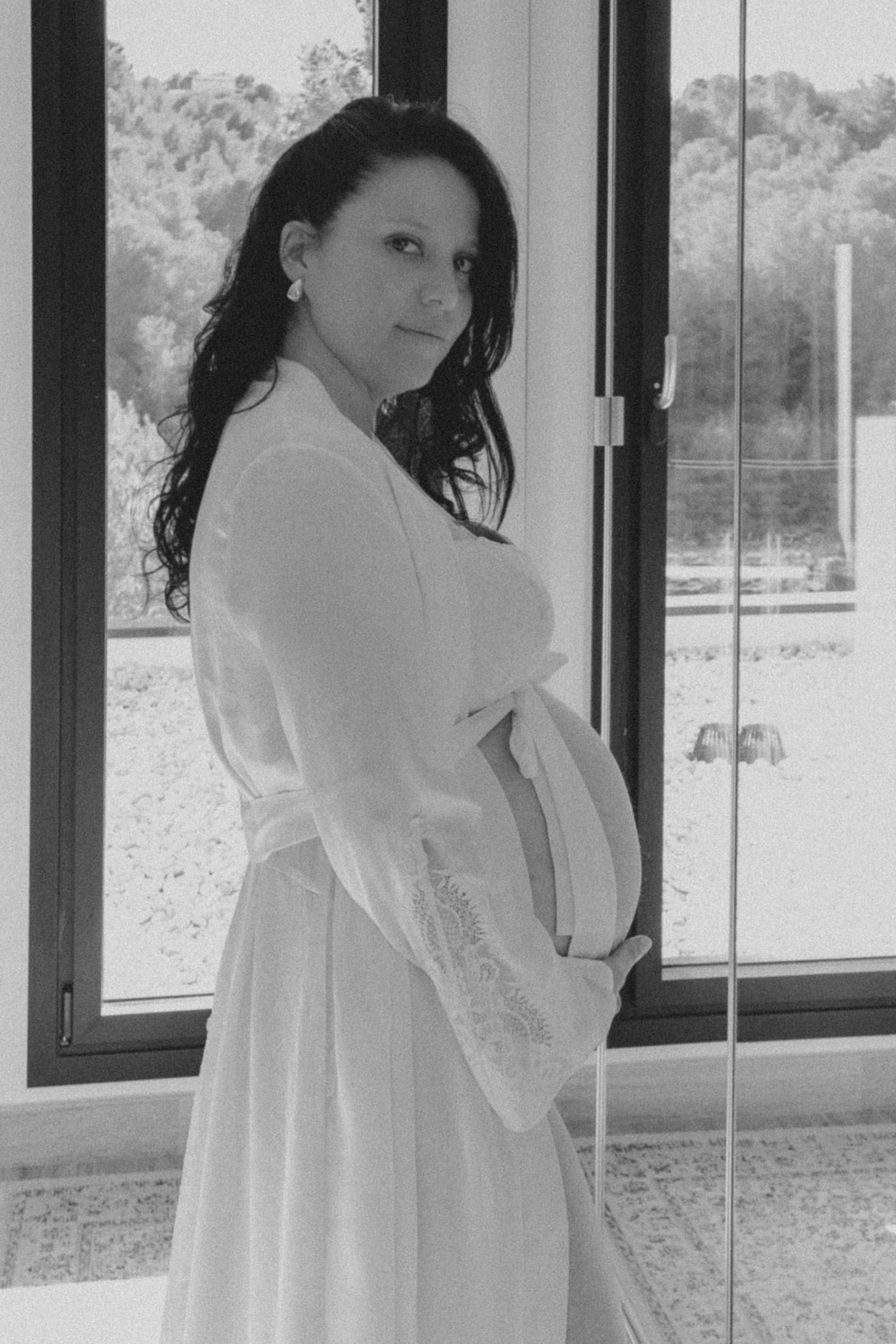 Sesión familiar embarazo. Fotografía profesional en Calafell - Elena Medvedeva