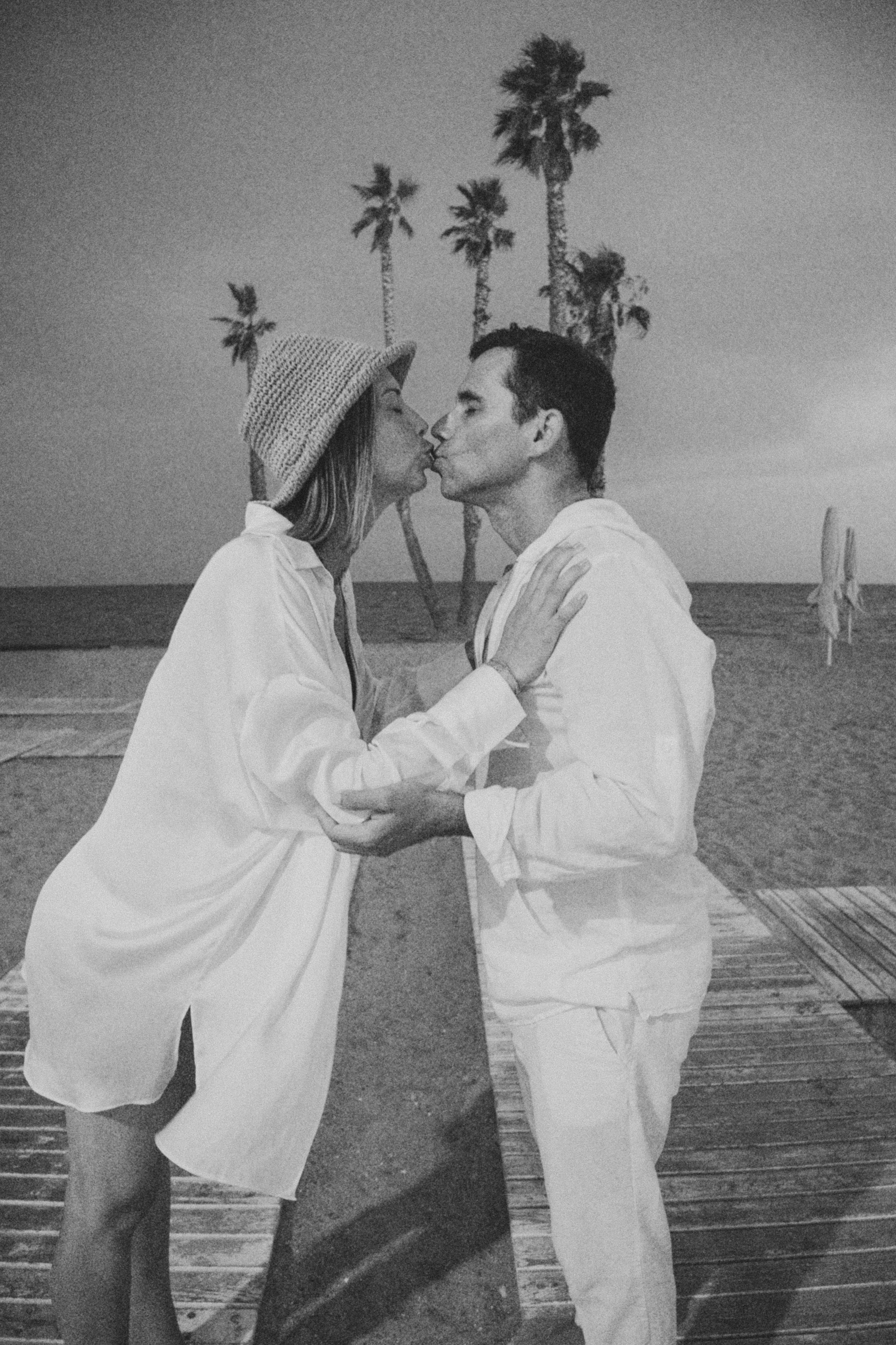 Sesión embarazo en la playa. Fotografía profesional en Calafell - Elena Medvedeva