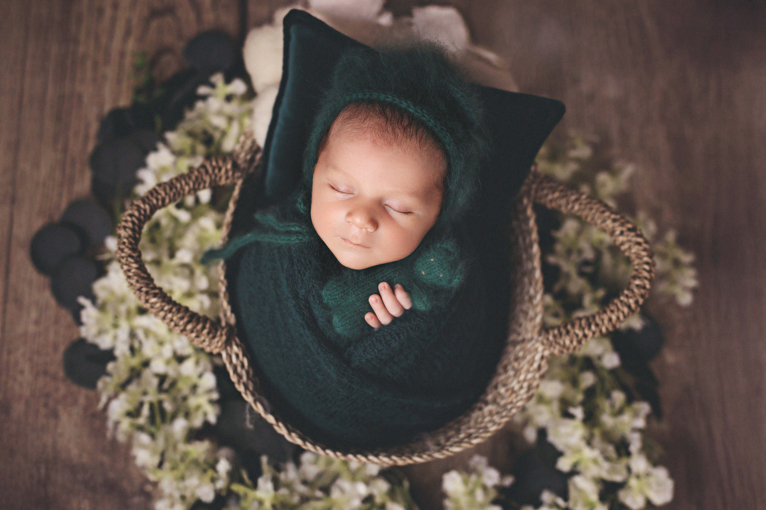 Şedinţe Newborn - Primele amintiri cu bebeluşul tău. Elena Mascan – Fotograf newborn, maternitate, portret, smash the cake & branding personal | La Femme Studio Photograpy|Constanţa