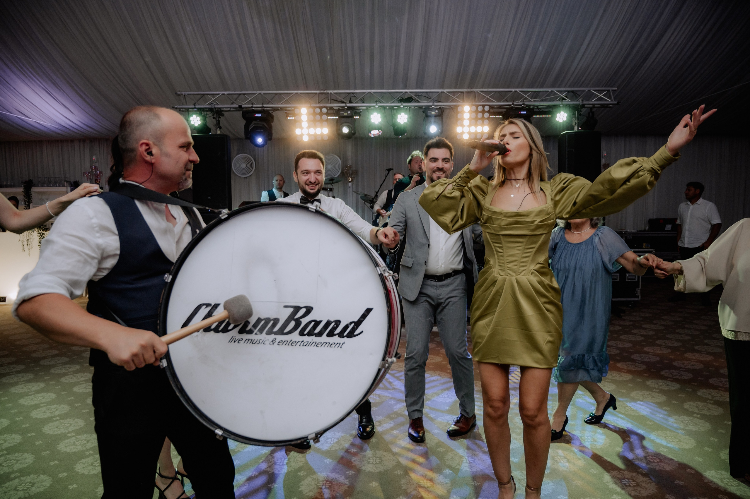 Fotograf Nunta Bucuresti la Baroque Events and Garden. Proud Vision Weddings | Wedding Photography & Film — Servicii profesionale Foto Video Nunta Iasi