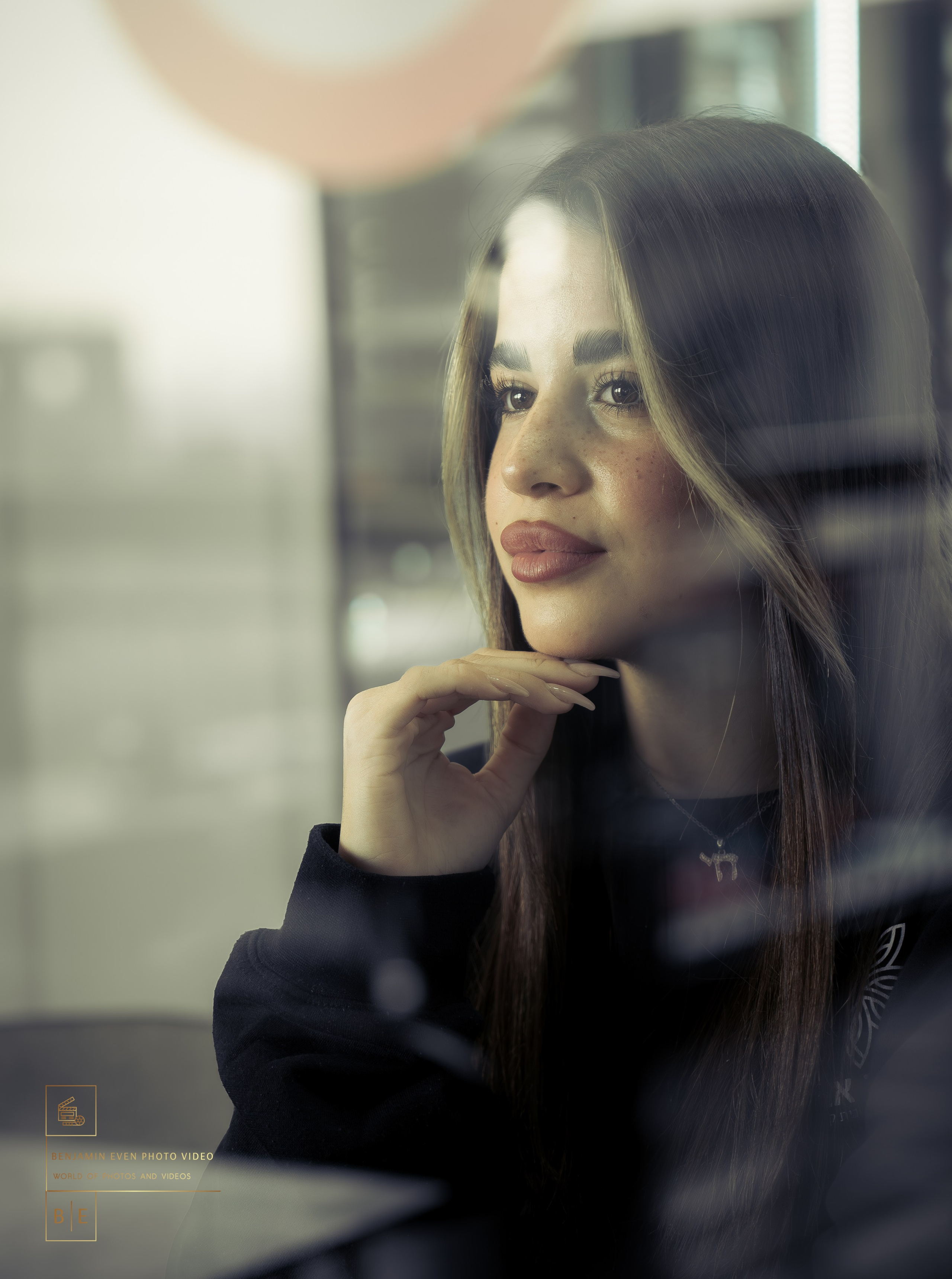 Porter. «Behind the Glass». Мир фото