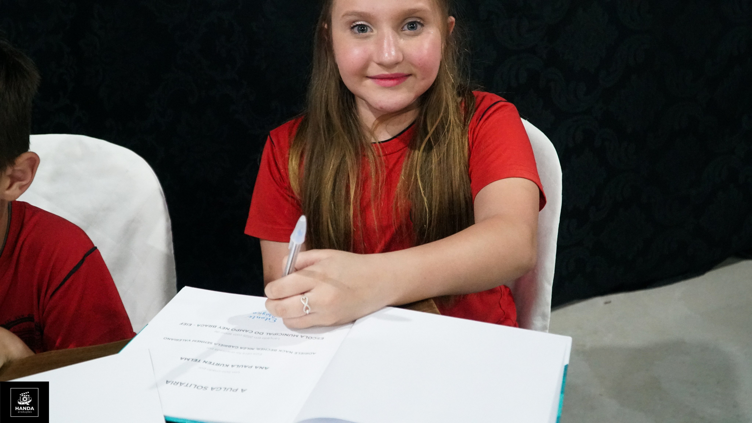Noite autógrafos colégio Aurélio Buarque de Holanda. Handa Produções
