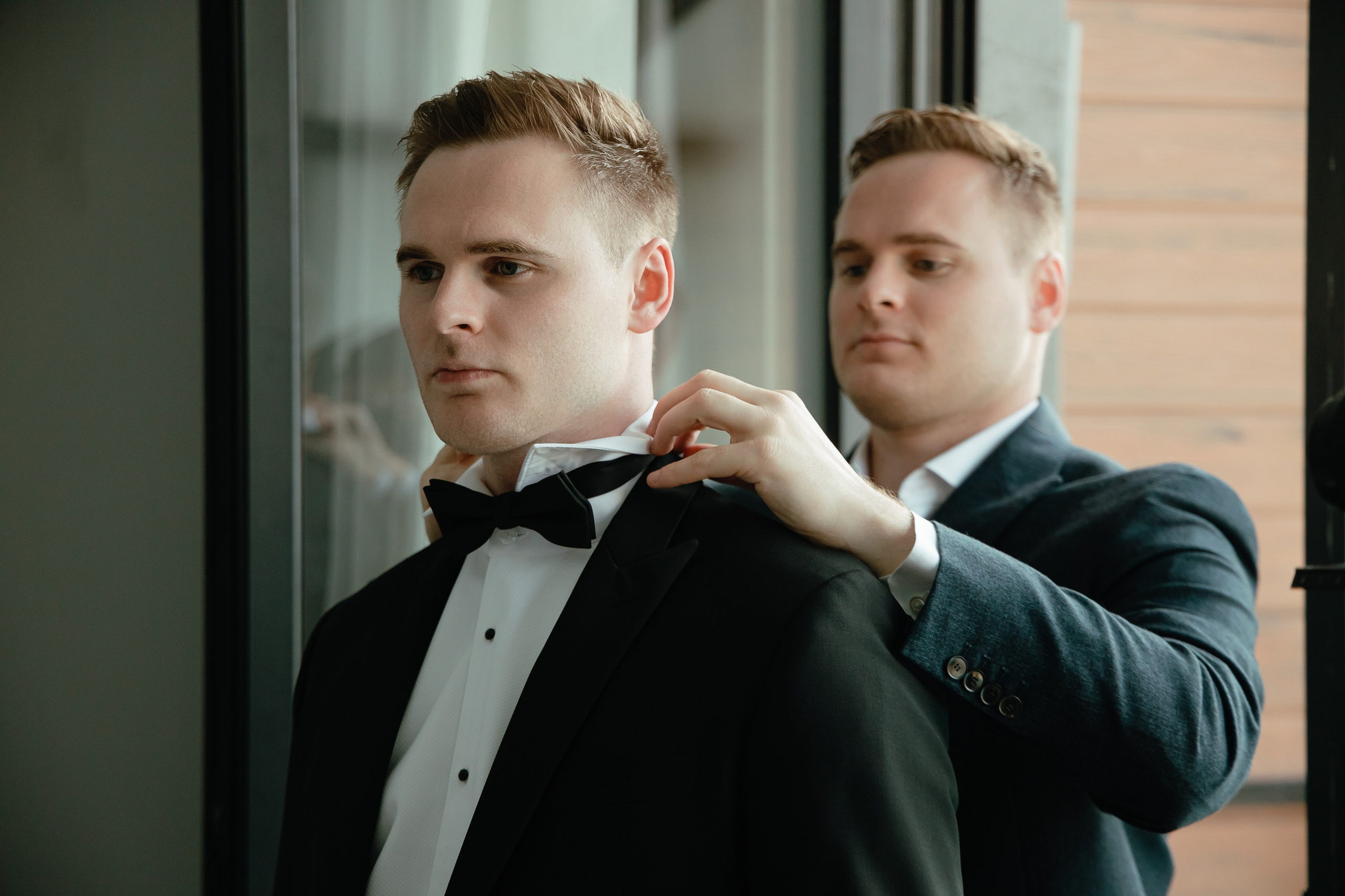 Thomas & Suyumbika. Главная