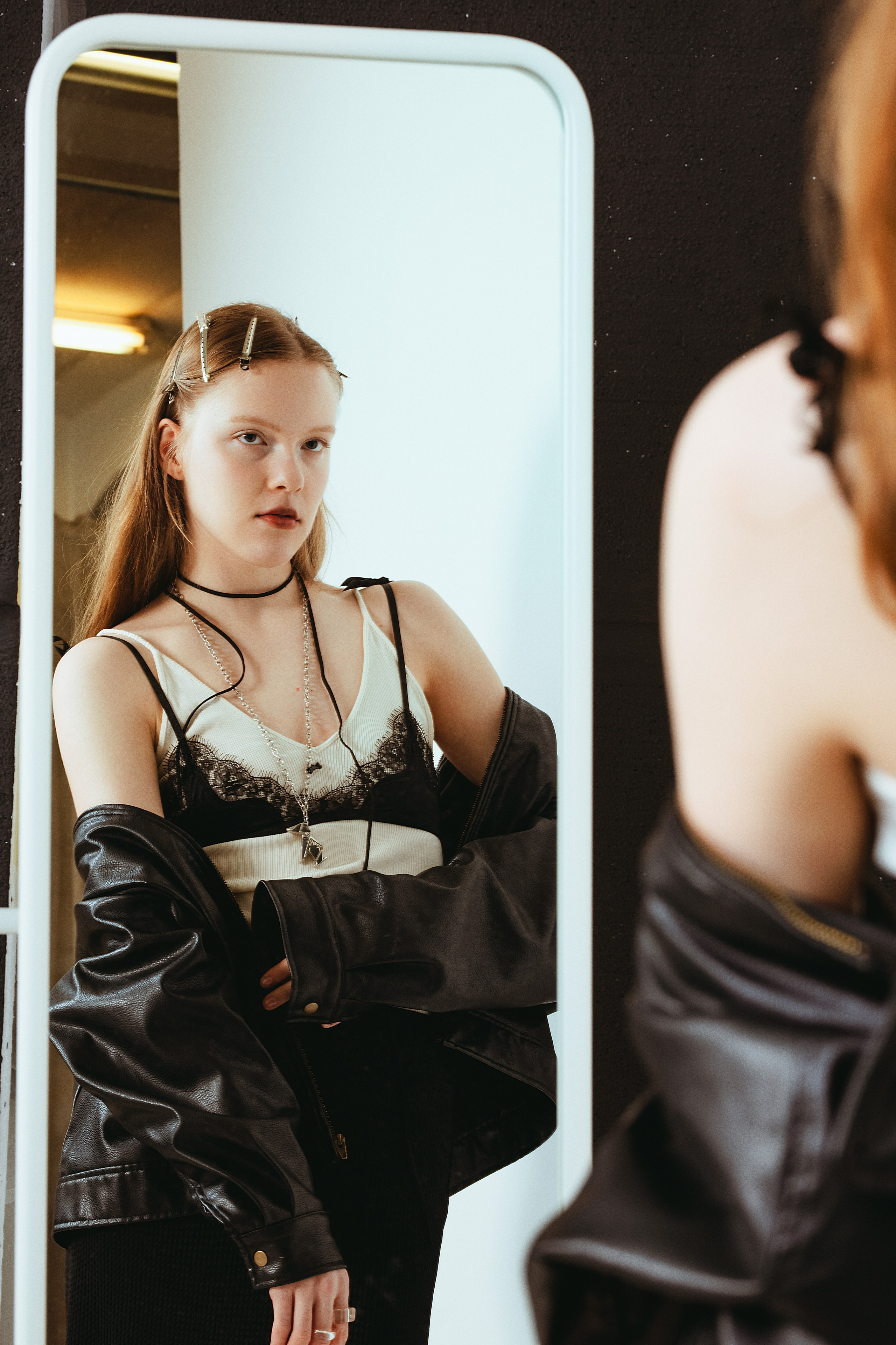 Mallikansiokuvaus. Valokuvaaja Lahti, Helsinki Elena Salonen