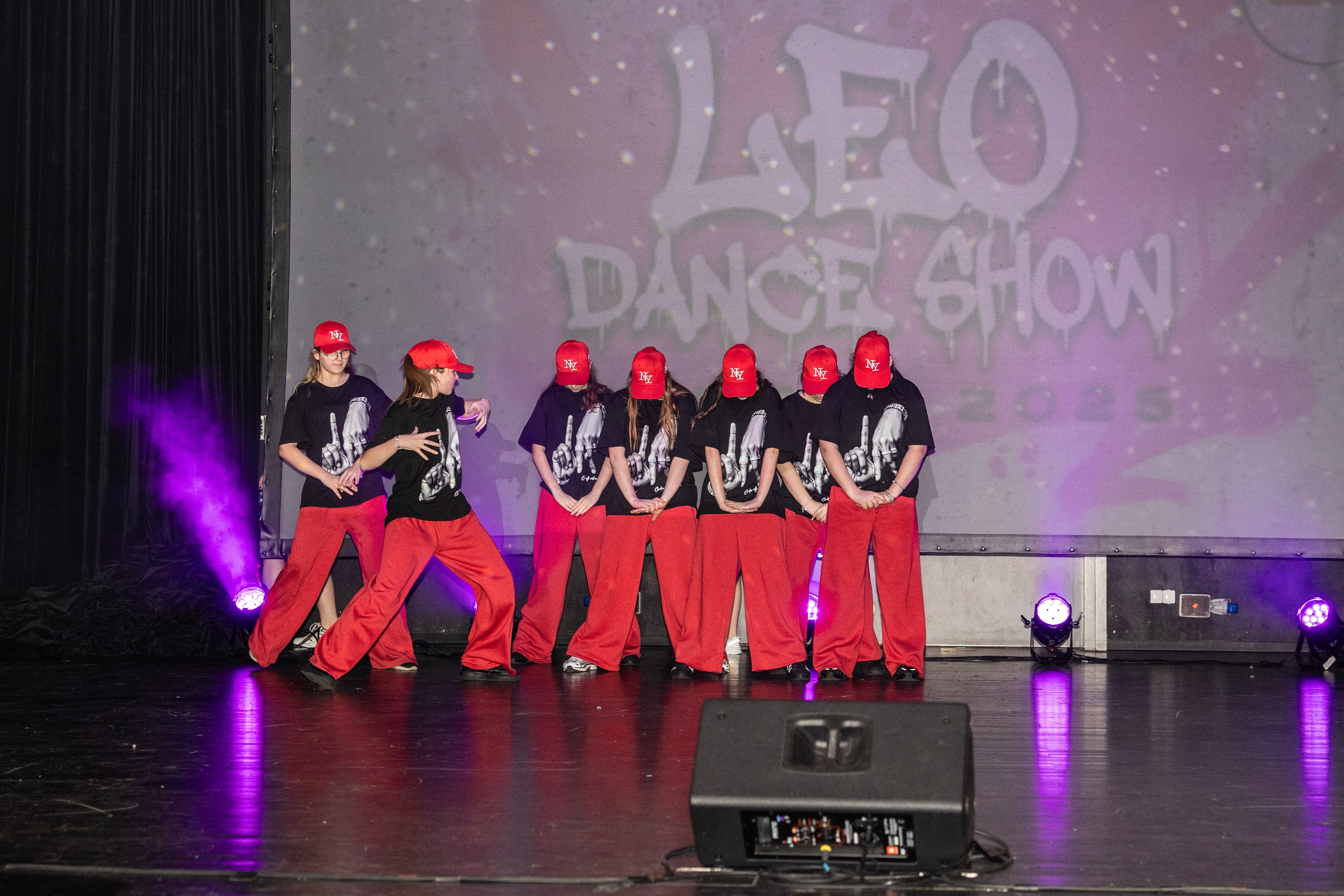 LEO DANCE SHOW WINTER 2025. Семейный и детский фотограф в Варшаве Мила Бобровская