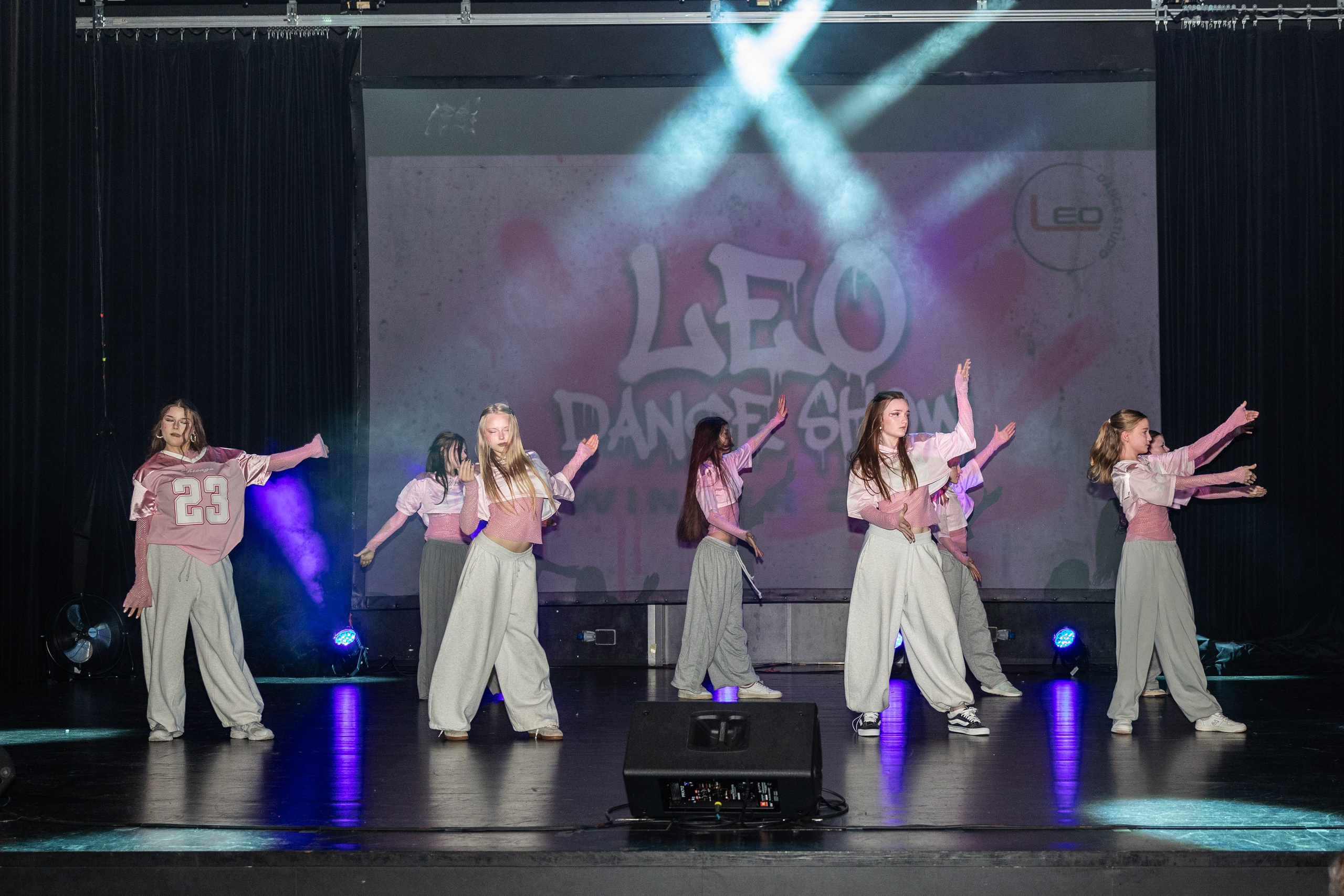 LEO DANCE SHOW WINTER 2025. Семейный и детский фотограф в Варшаве Мила Бобровская