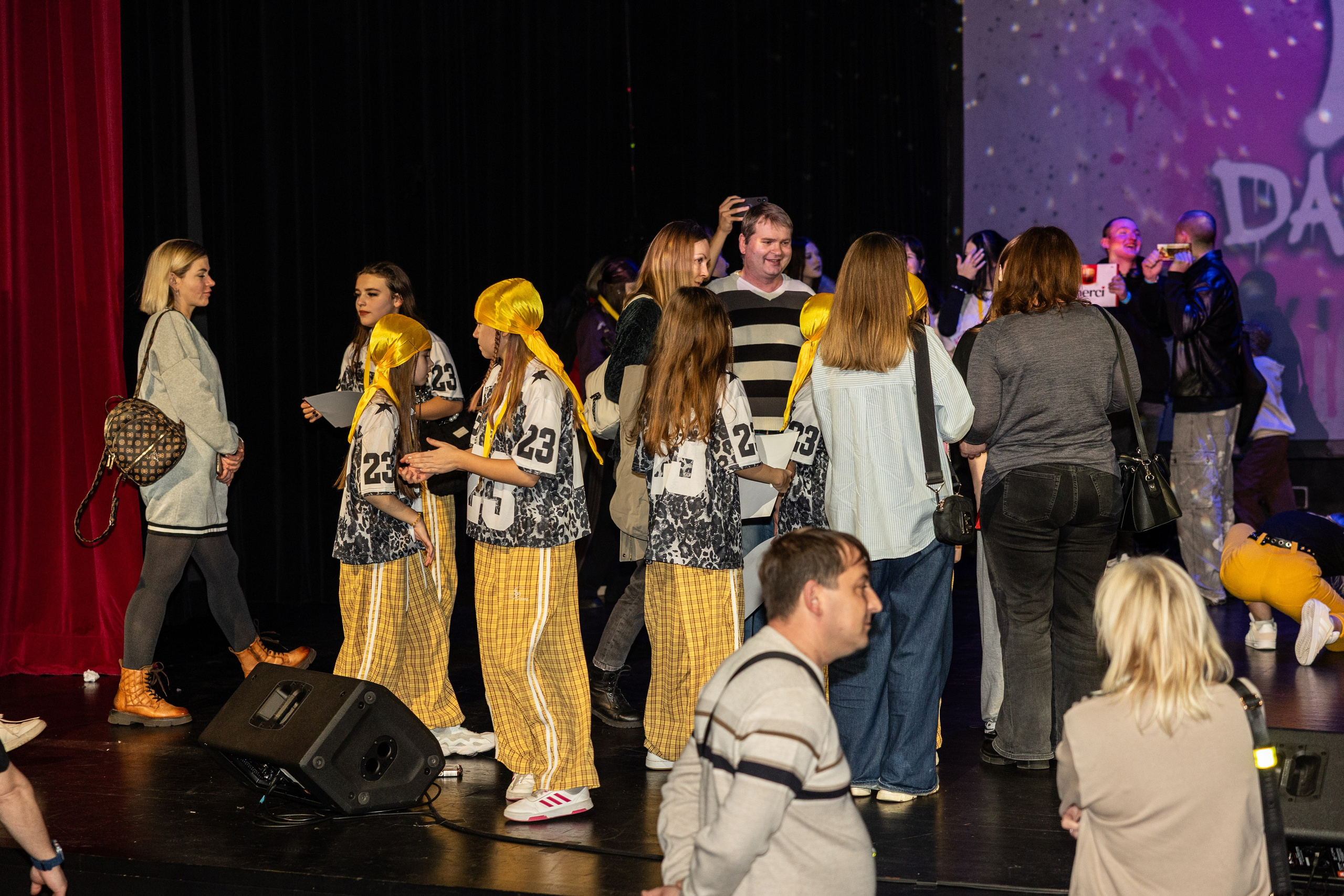 LEO DANCE SHOW WINTER 2025. Семейный и детский фотограф в Варшаве Мила Бобровская