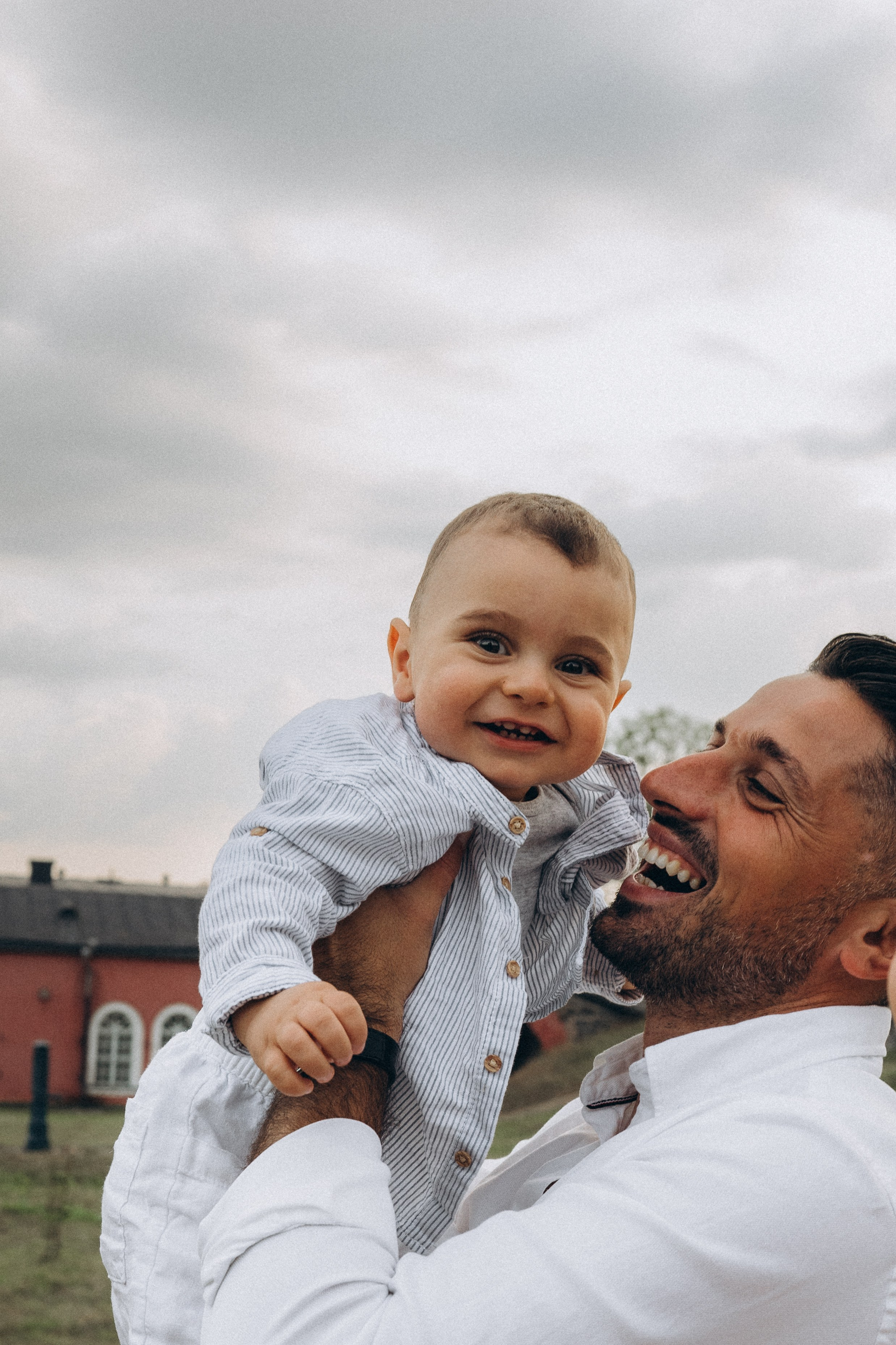 Summer. Wedding and potrait photographer in Helsinki Vickan O