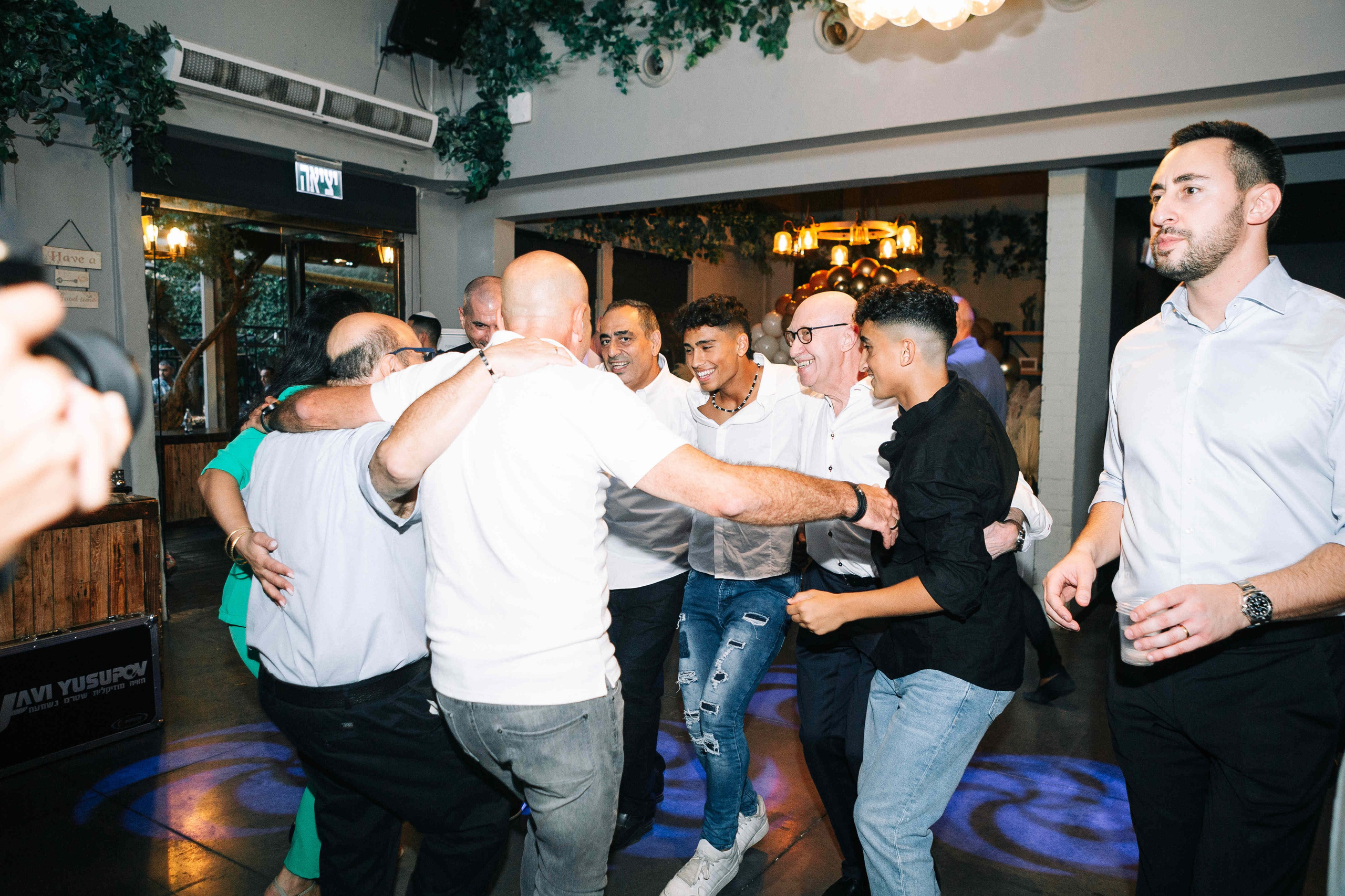 BRIT MILA (BIG EVENT). PHOTOGRAPHER IN ISRAEL