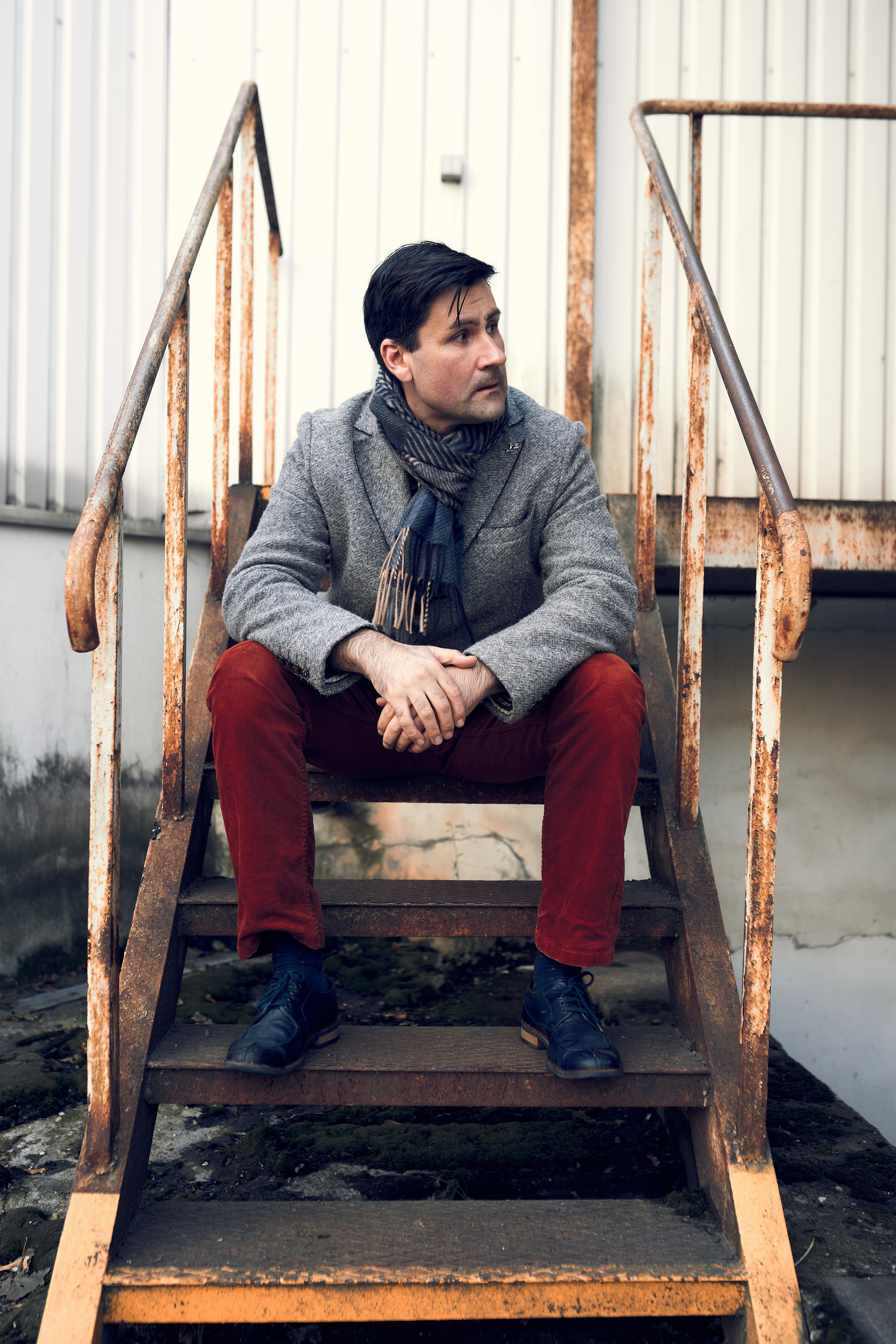 Portrait photographer in Riga. Photographer in Doha, Qatar