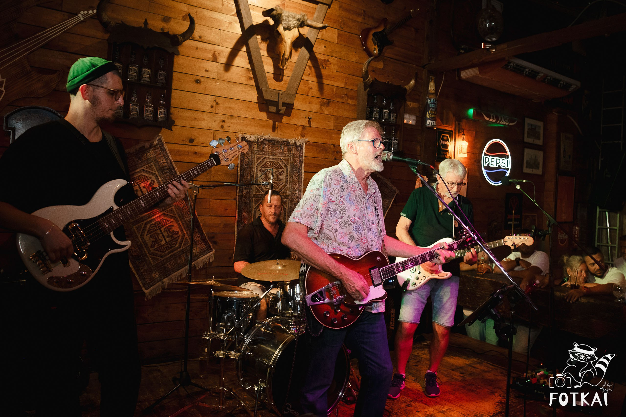 El Paso Rock Bar Torrevieja: Reportaje fotográfico 03.10.25 | FOTKAI