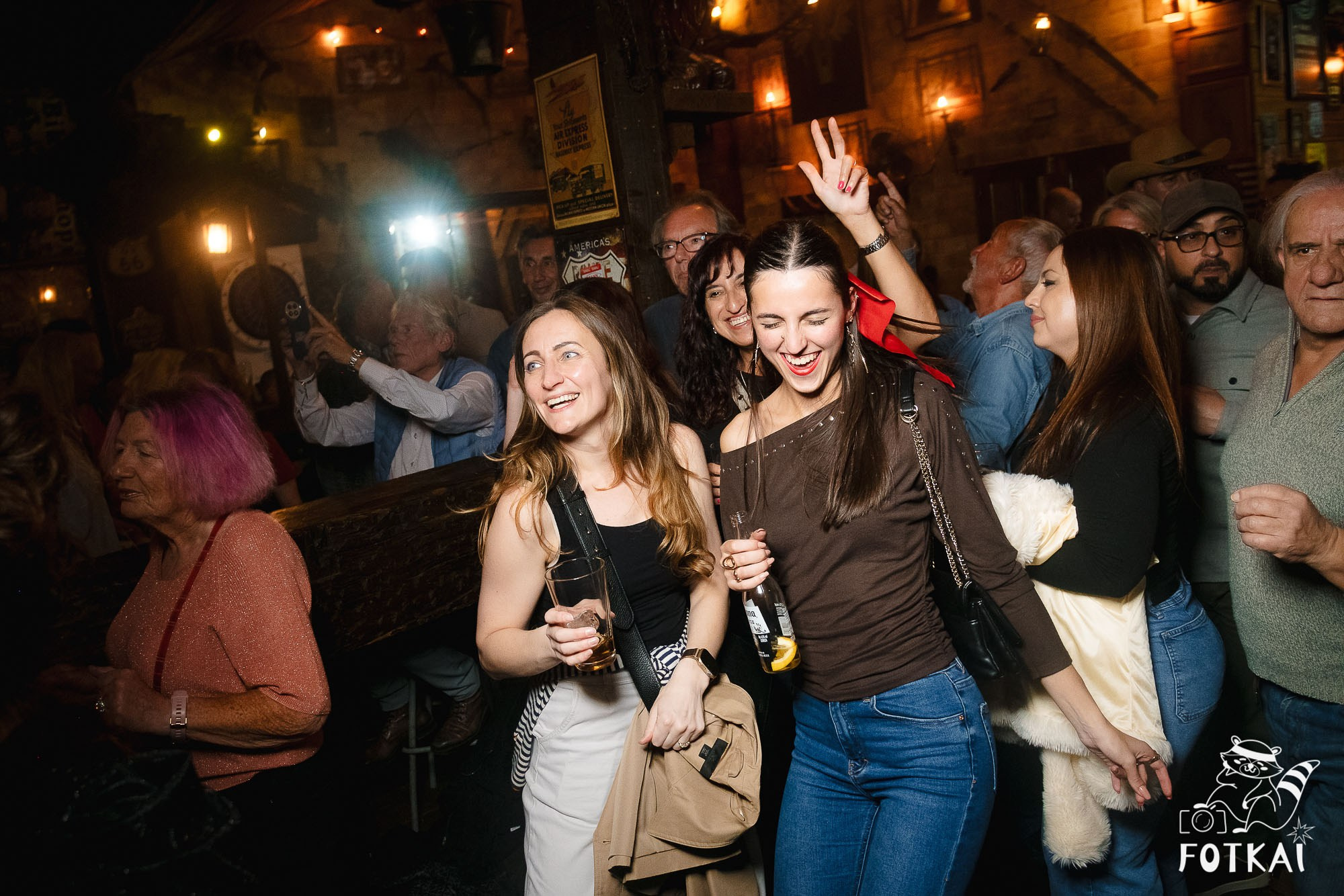 Amy Winehouse Tribute at El Paso Bar (March 28) — Live Concert Photo Report | FOTKAI