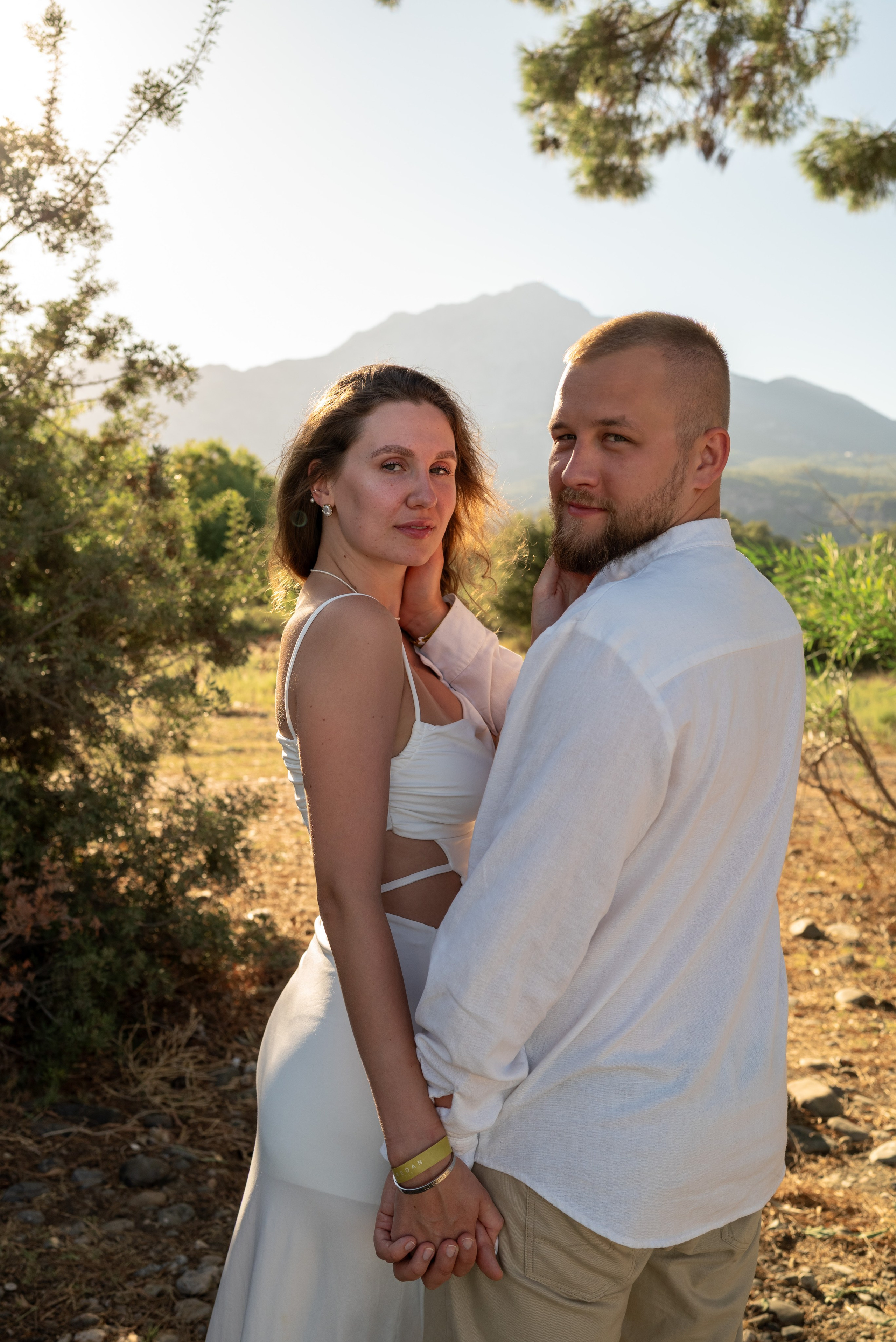 Свадебная фотосессия на диком пляже в Кемере. Photographer in Antalya, Kemer, Turkey