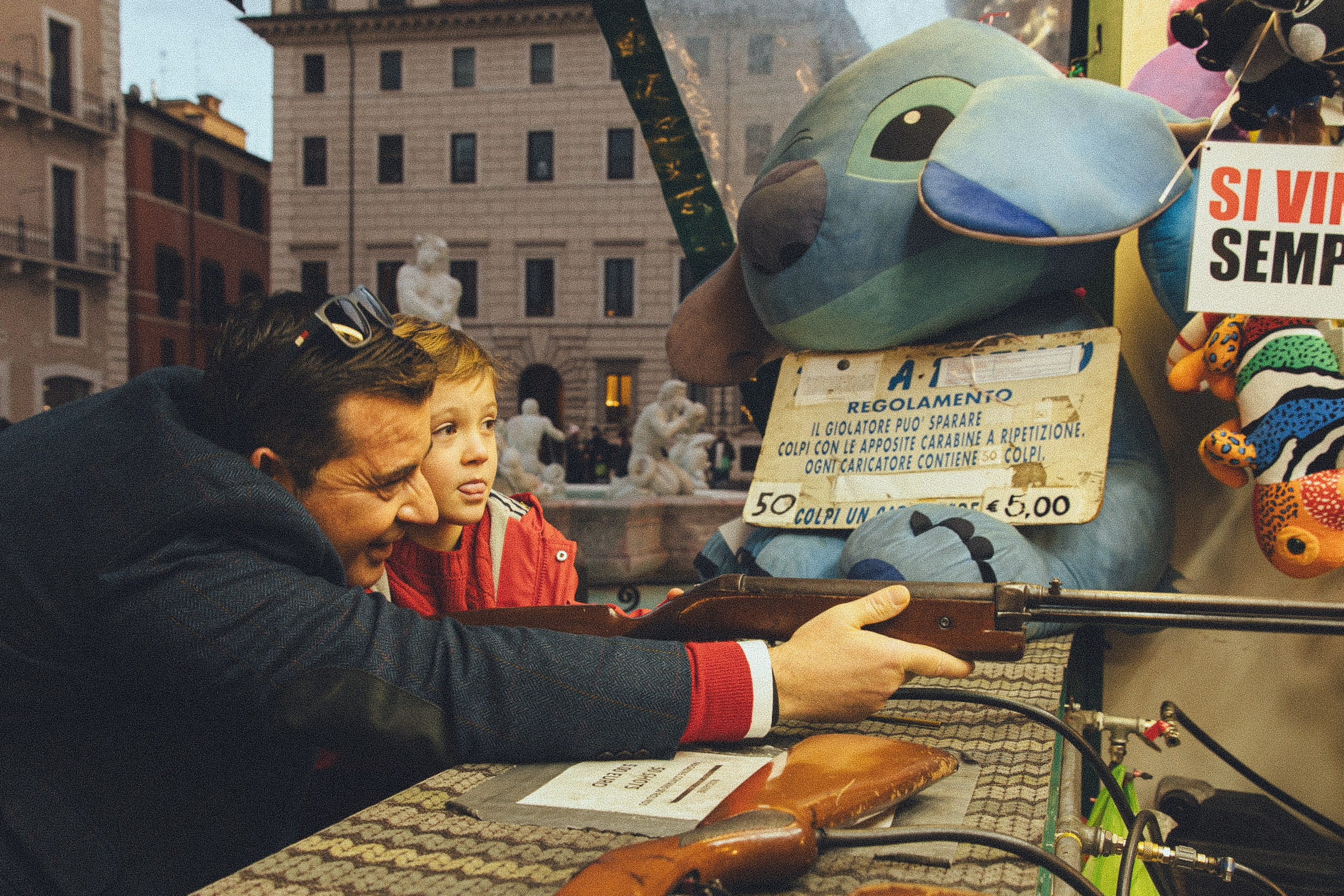 CHRISTMAS AT NAVONA. Elizaveta Razumova | Fotografa Cinematica per Love Story, Matrimoni e Ritratti