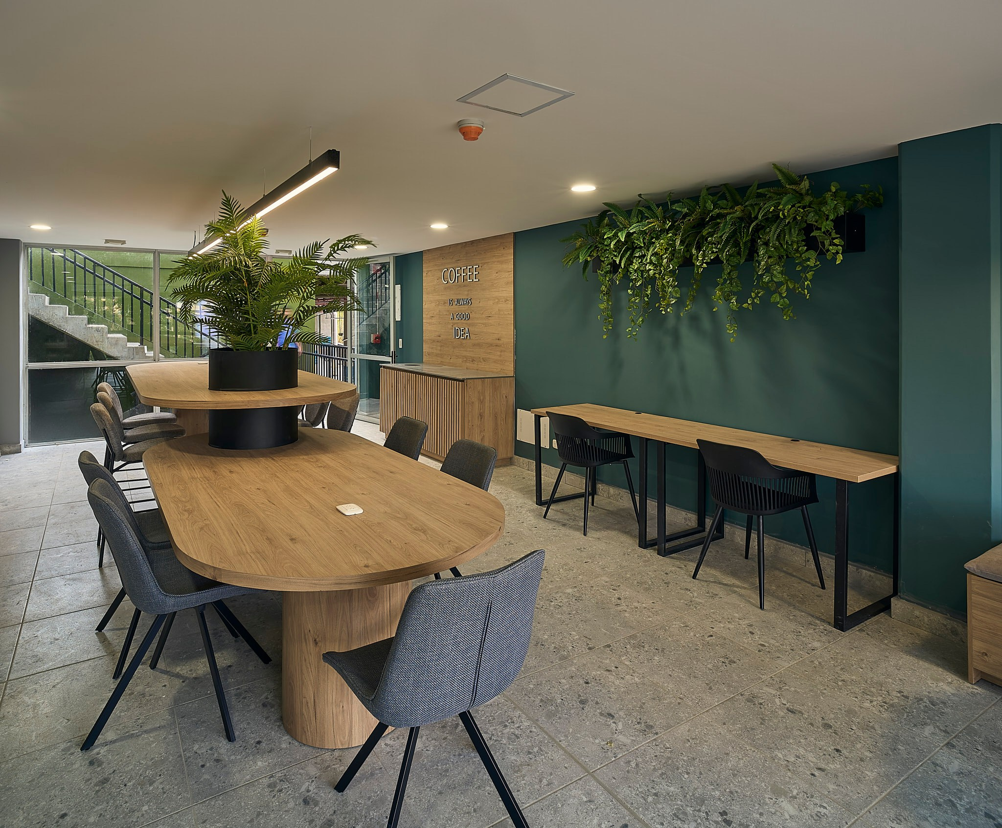 Sesión fotográfica arquitectónica recepción oficina Coninsa Ciudad del Río. Proyectos Amantina, Sendero Silvestre, Montiara y Campura