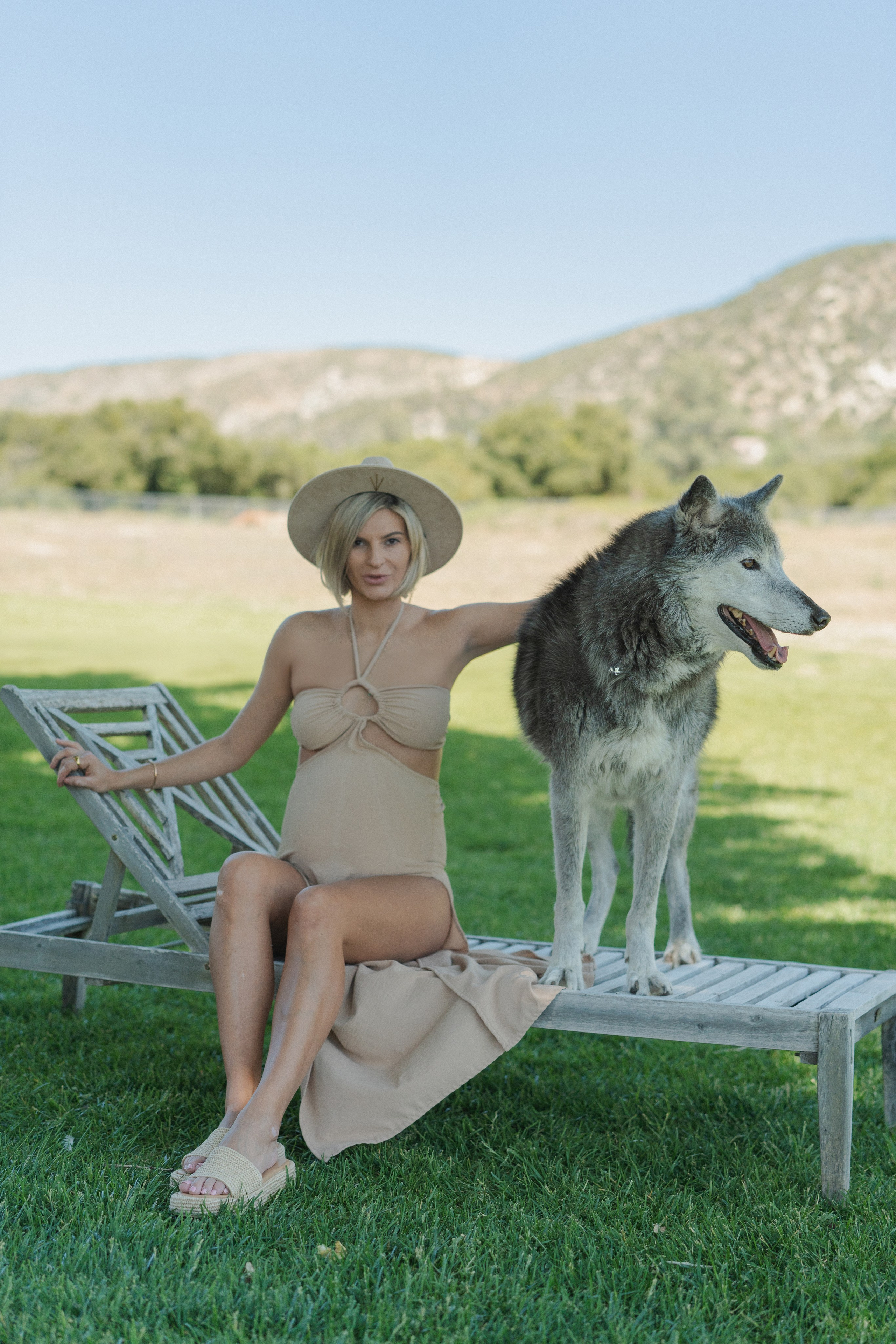 Kristina and Baby Wolf. Pregnancy Photoshoot. Portrait, family, maternity & wedding photography & videography in SoCal Kseni Vibe