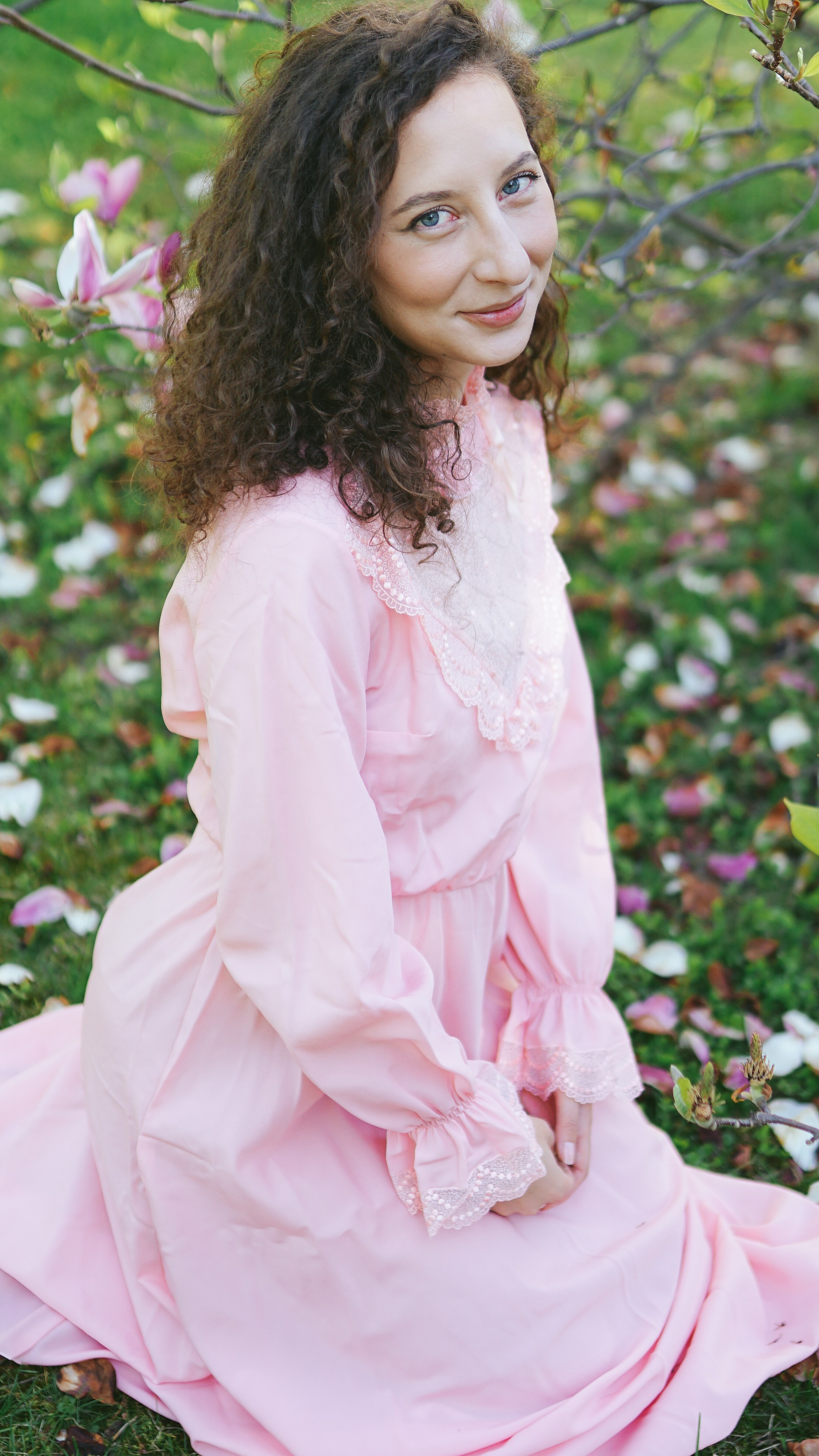 Fotografie de Portret Brașov | Artist Mădălina Beda. Madalina Beda- Artist vizual, fotograf, doula la nastere, consultant babywearing Brasov si in toata tara