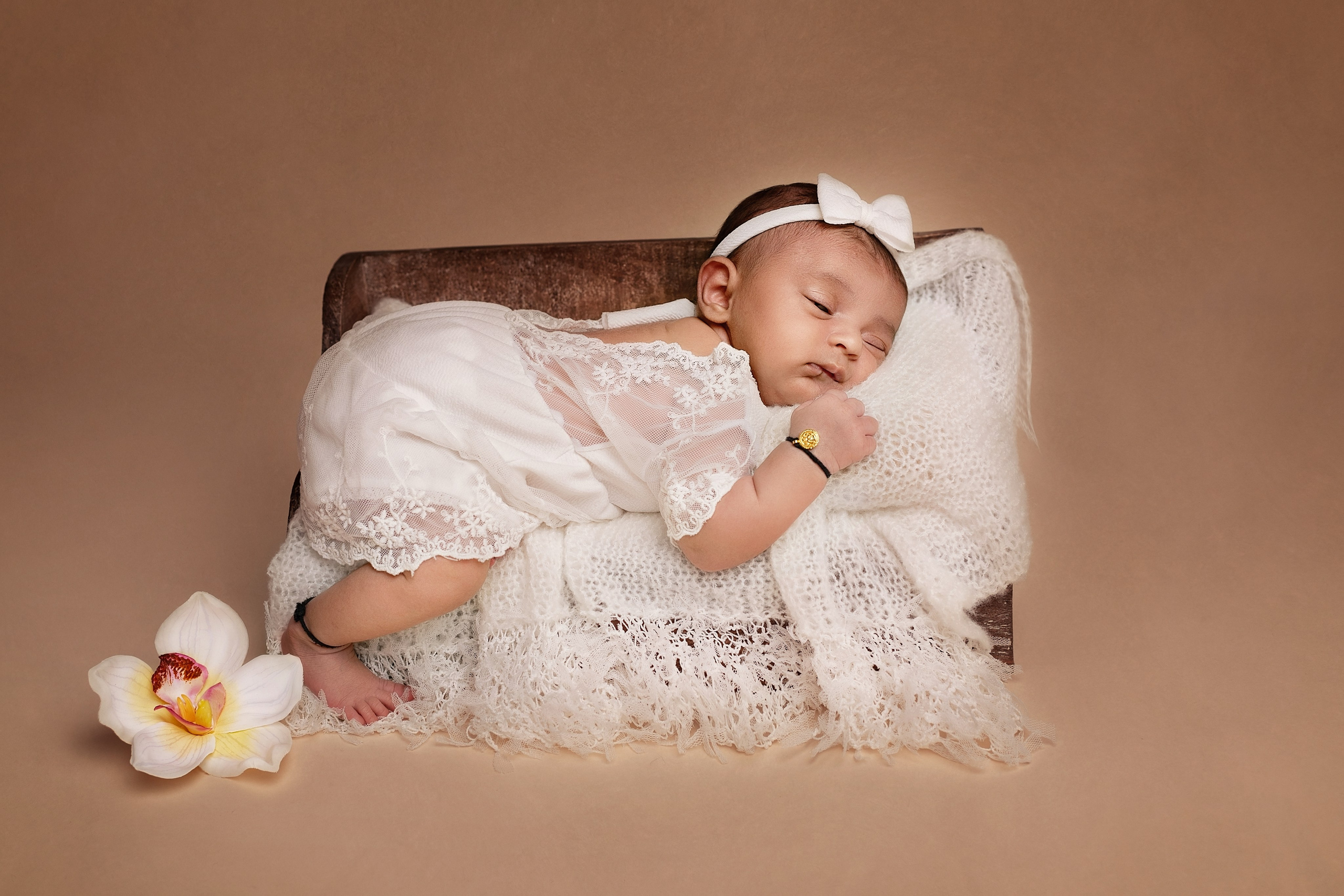 Priyanka with Baby Adida. Wedding & family photography in Seattle area. Helen Michelle photographer