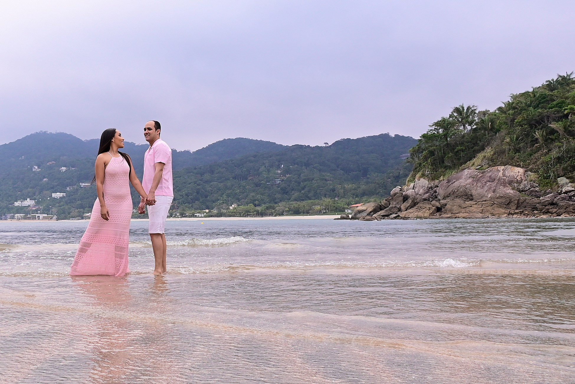 Débora & Douglas — Praia das Conchas, Guarujá. Produtora Bride