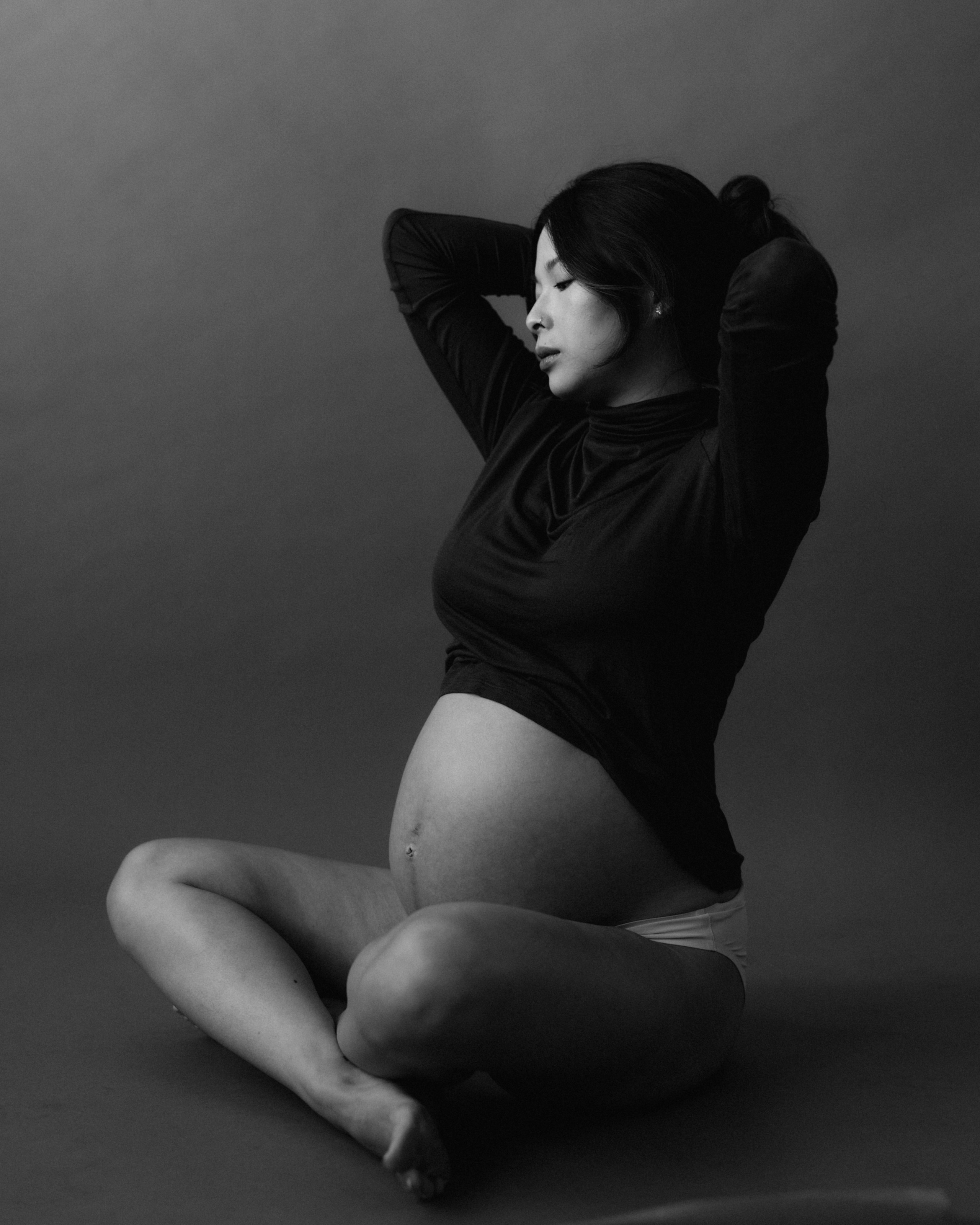 Krystal. Modern maternity photographer in Long Island New York