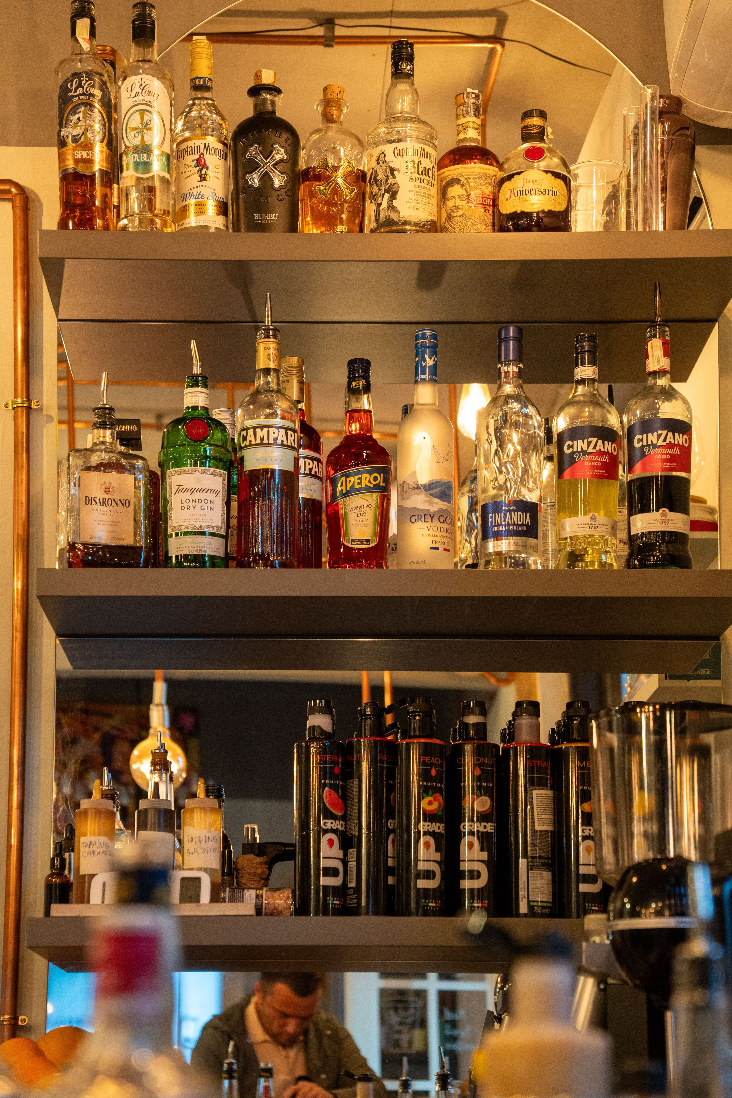 Adam’s. Creste si calatoreste