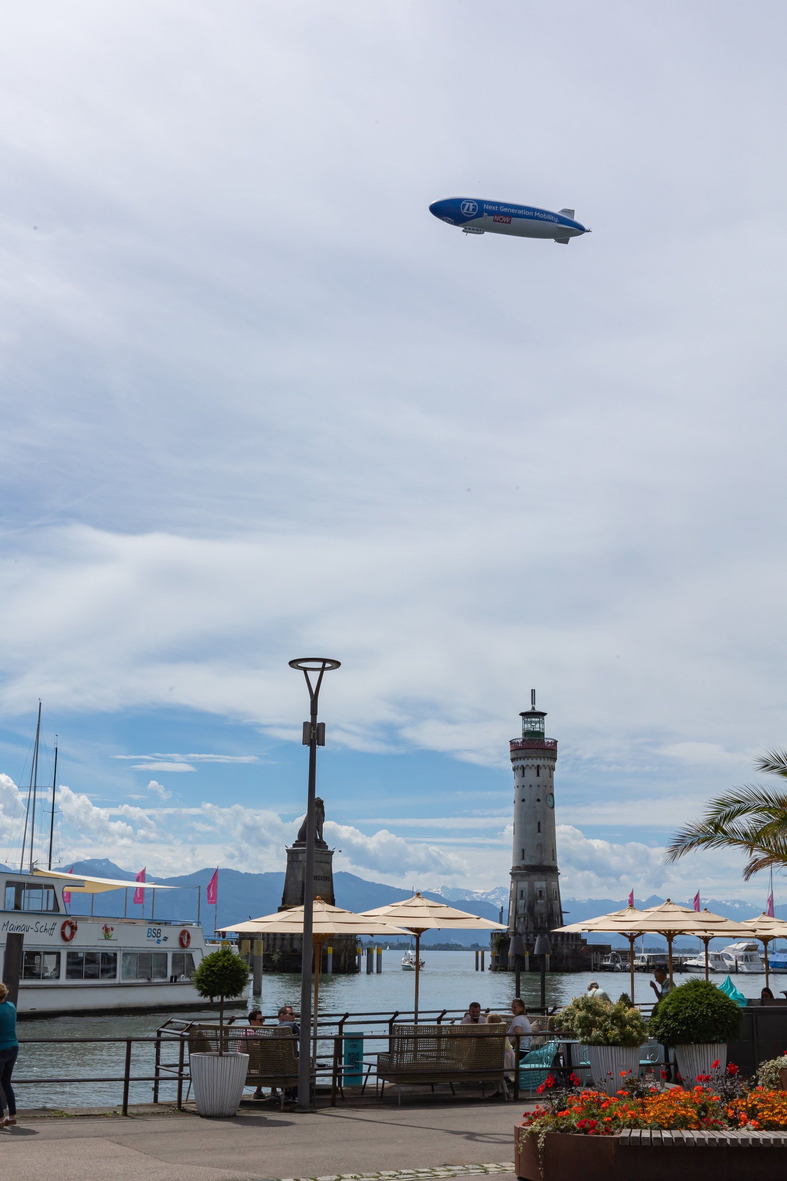 <img src="bild1.jpg" alt="Lindau Insel Fotografie kaufen"><img src="bild2.jpg" alt="Lindau Bodensee Bilder"><img src="bild3.jpg" alt="Lindau Altstadt Fotos kaufen"><img src="bild4.jpg" alt="Lindau Hafen Fotodruck"><img src="bild5.jpg" alt="Lindau Uferpromenade Wandbilder"><img src="bild6.jpg" alt="Lindau Kunstfotografie kaufen"><img src="bild7.jpg" alt="Lindau Leuchtturm und Löwe Bilder"><img src="bild8.jpg" alt="Lindau Innenstadt schöne Bilder"><img src="bild9.jpg" alt="Lindau Landschaftsfotografie kaufen"><img src="bild10.jpg" alt="Lindau Bodensee Fotos als Deko">