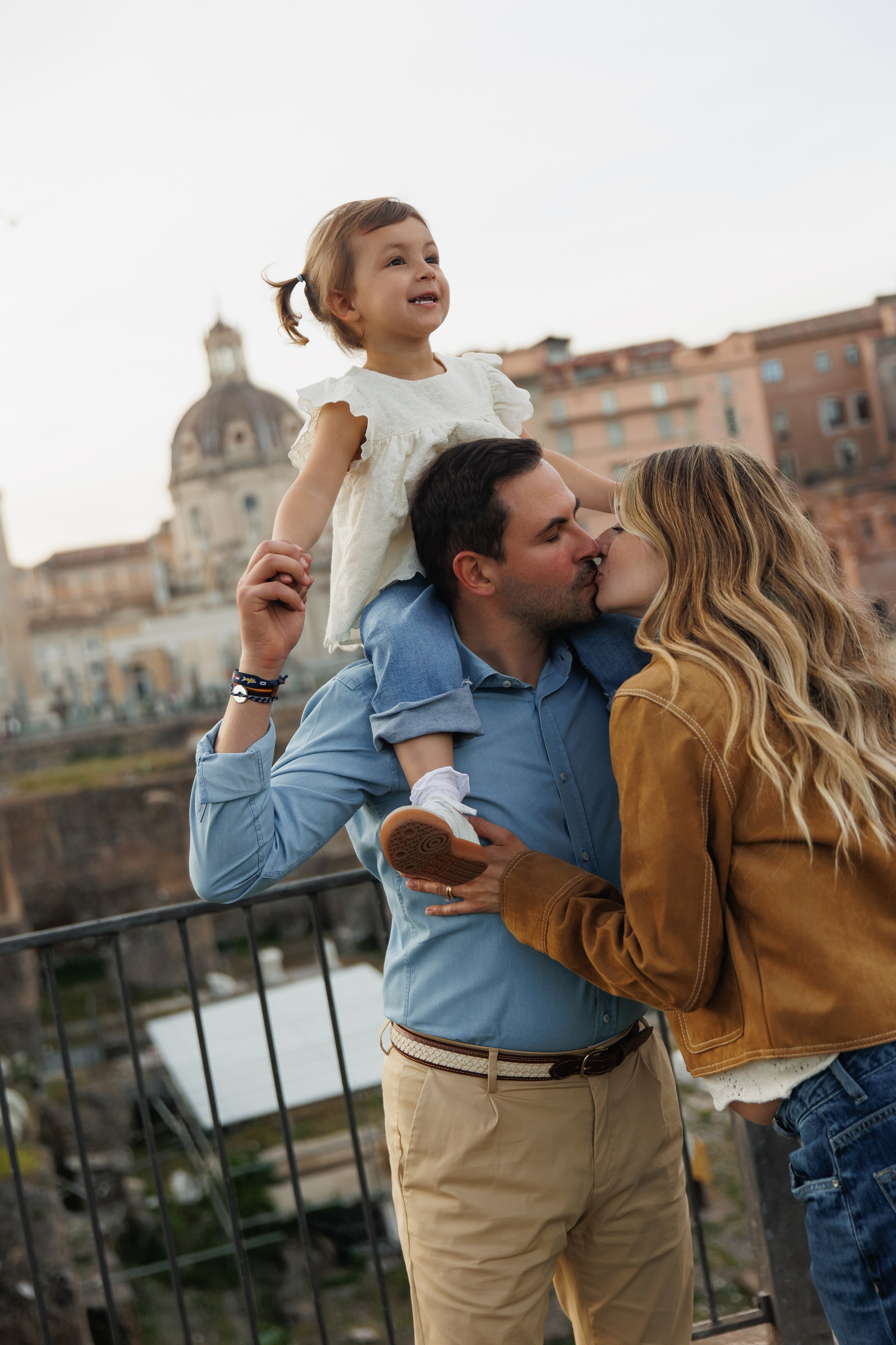Famaly shooting in Rome. Wedding Photographer Rome Tuscany Como Sicily Puglia Amalfy Italy- Oksana Savenchuk
