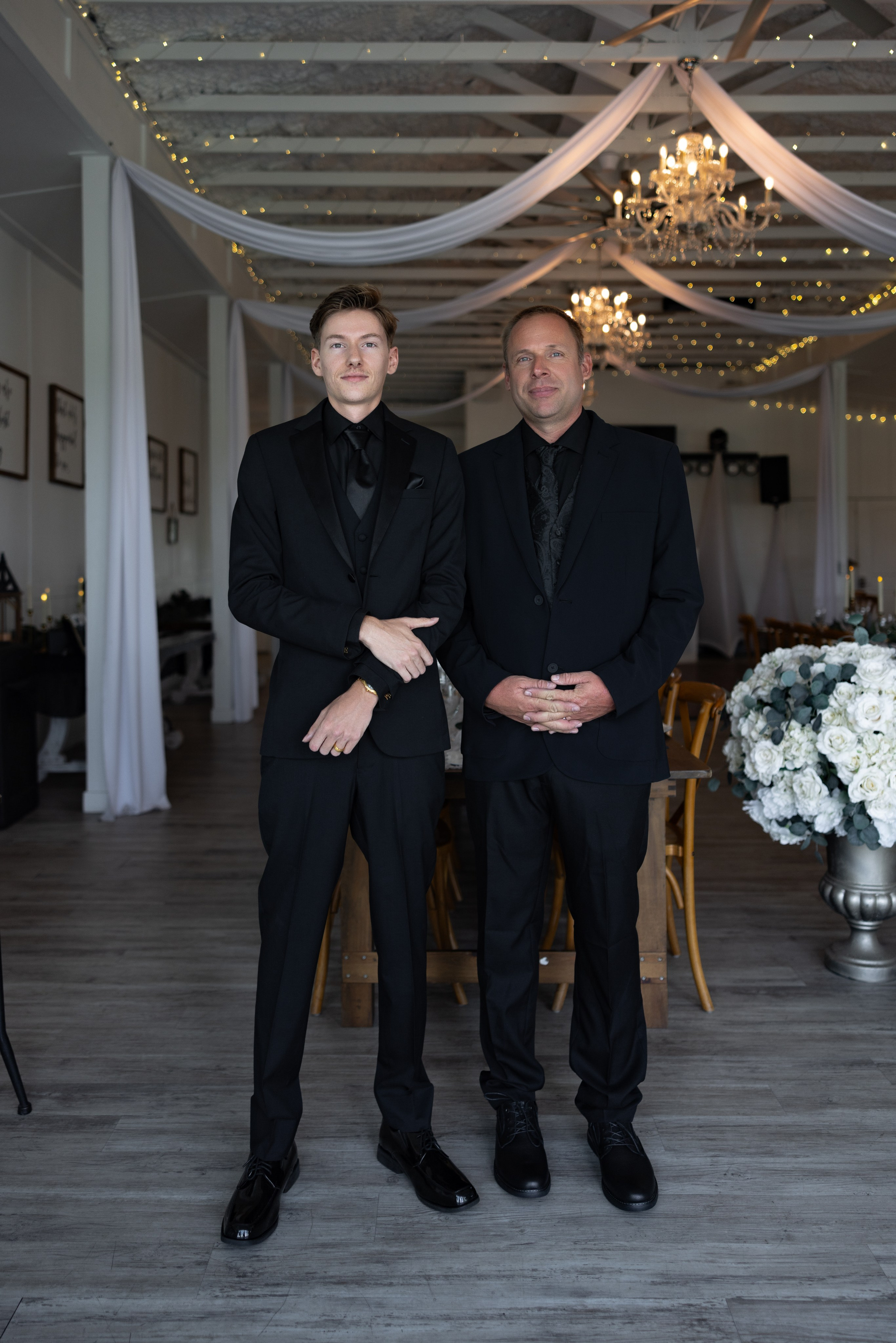 Alexsa and Robert. Ever After Farm Peach. Photographer Anastasia Nagibina