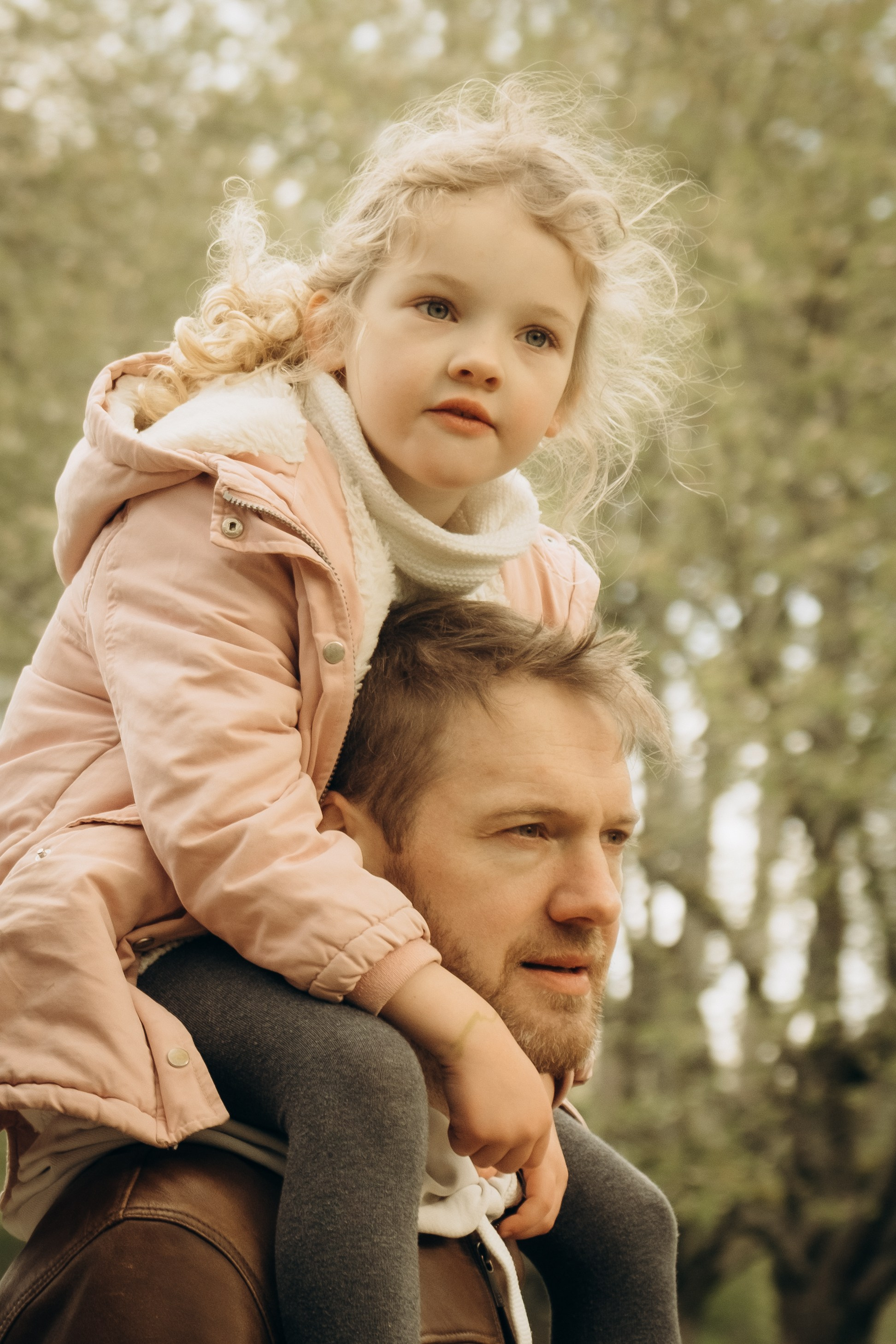 Polina’s family (photoshoot with 3 kids). Photographer in Paris Marina Chaput