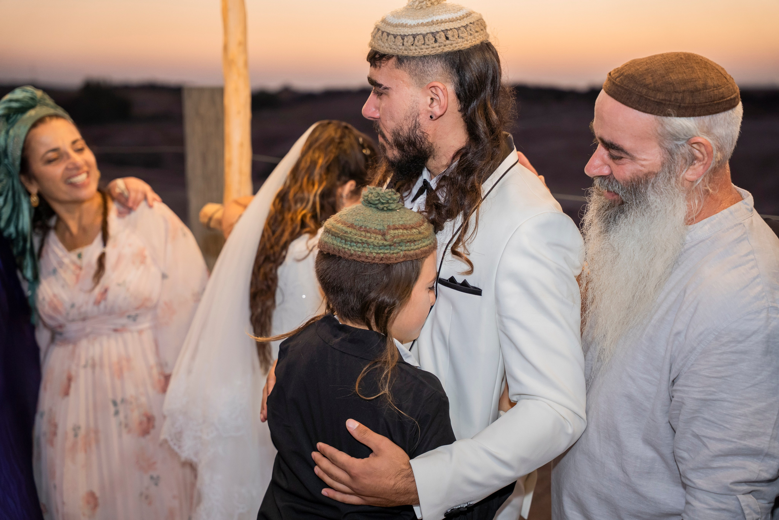 אביה ואחיה. יוסף מזרחי צילום חתונה, ברית וזוגיות. צלם מקצועי שאוהב להוציא אתכם הכי יפים ברגעים הכי מרגשים