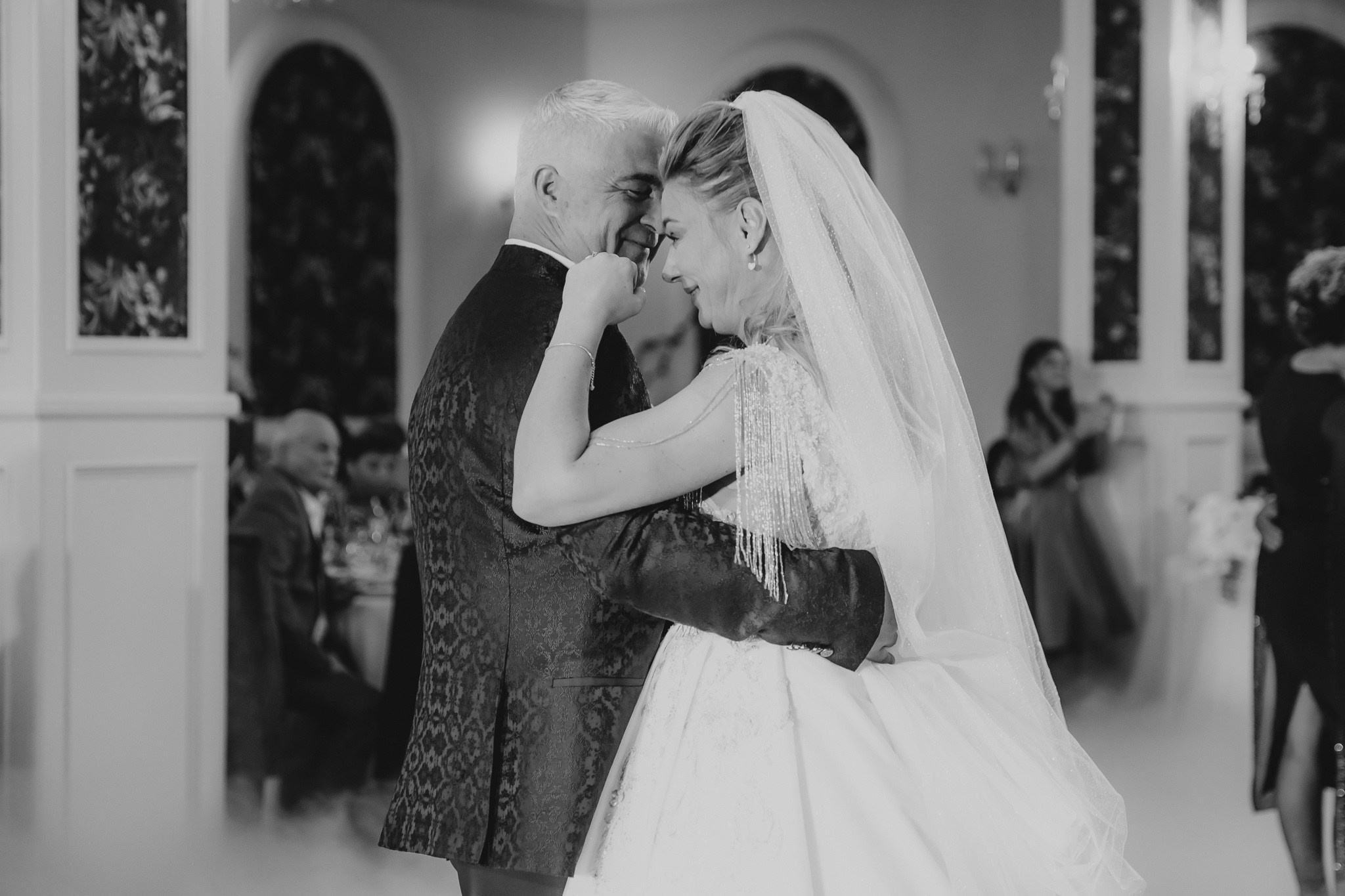 Mihai & Oana. Servicii foto-video profesionale, pentru momente de neuitat