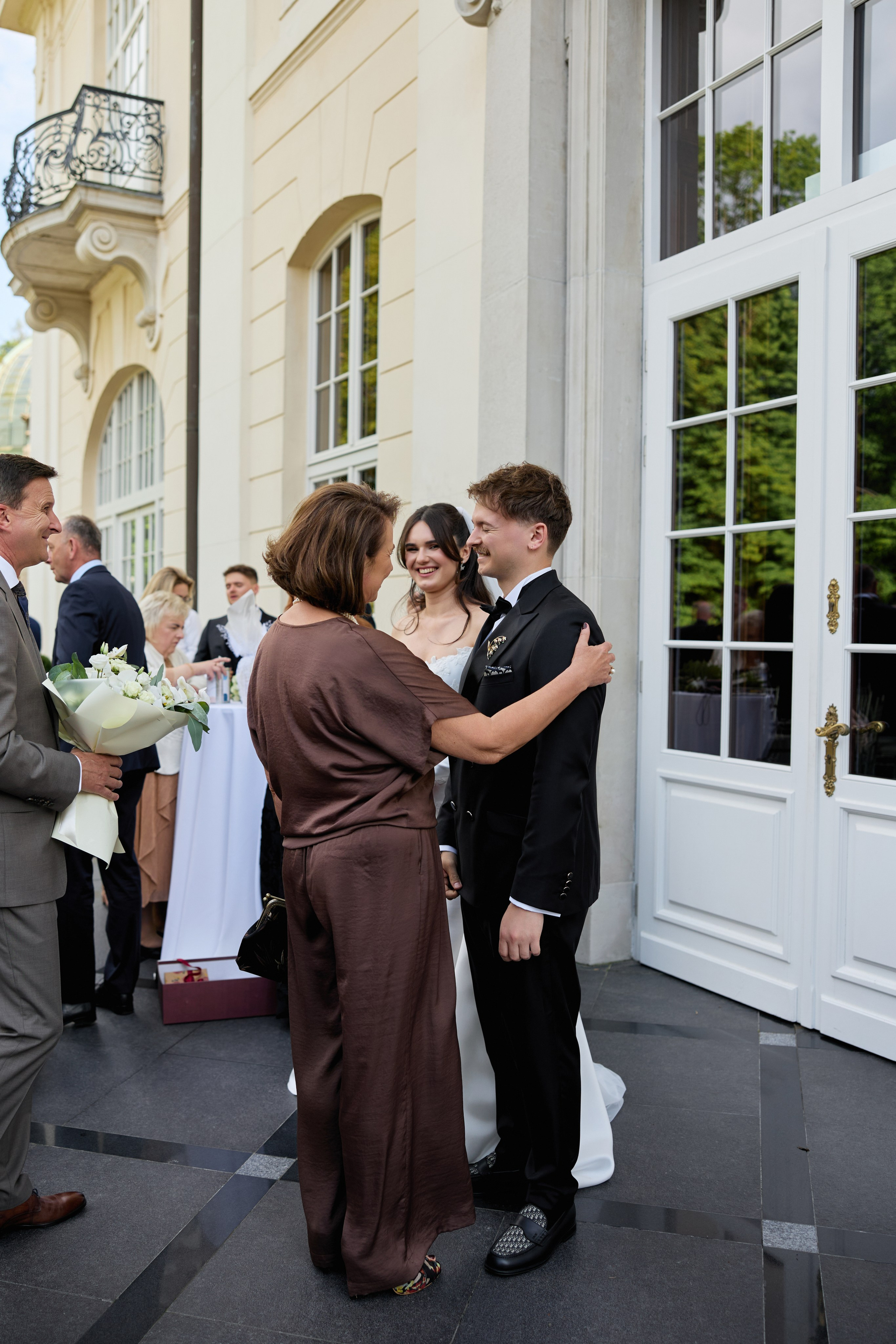 Wiktoria & Kacper. Pałac Goetz. Fotograf ślubny i rodzinny w Krakowie Yana Klymova