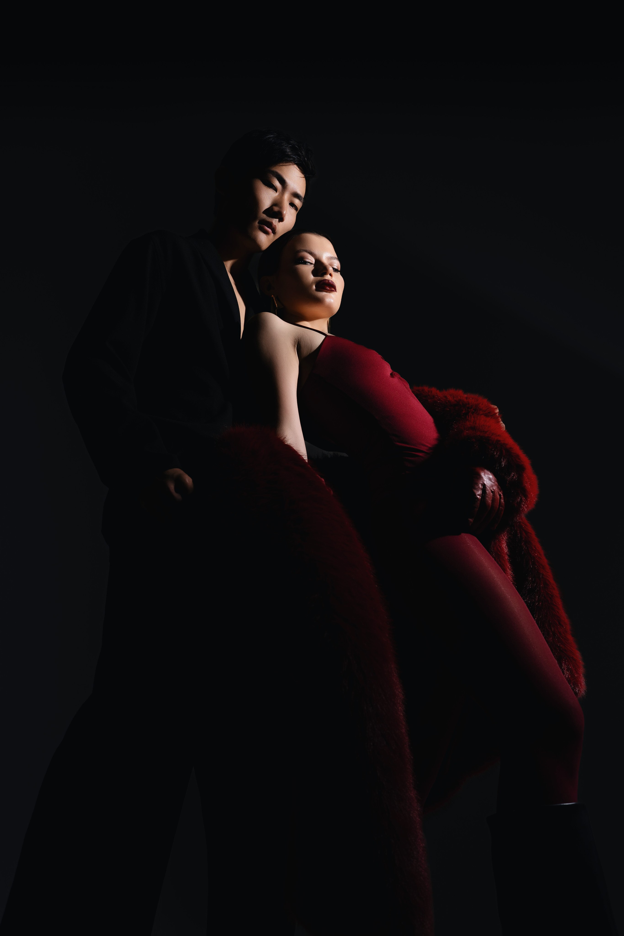 Creative Portrait Photography in London – A unique portrait session in London that focuses on artistic poses and lighting techniques to bring out the subject's creativity.