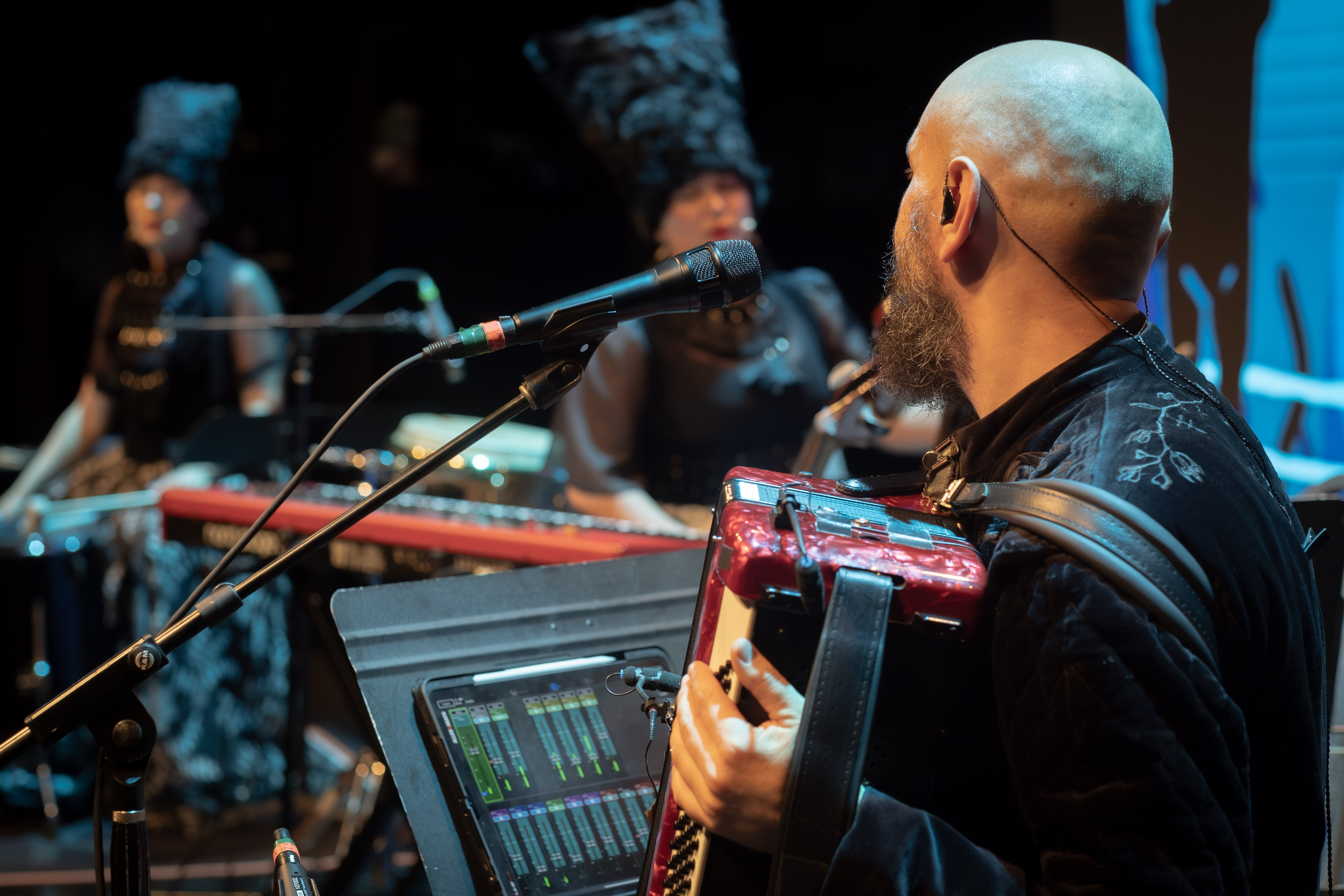 DAKHA BRAKHA. Reportage concert portrait photography in the San Francisco Bay Area