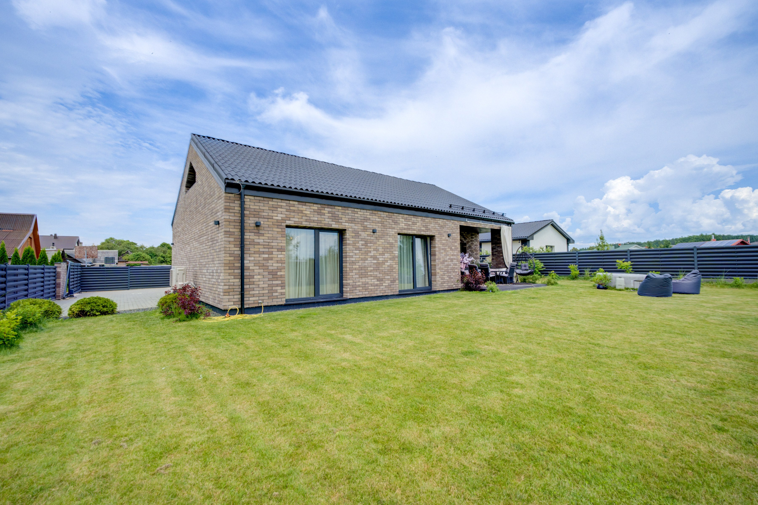 Lentvaris, gražus namas. Elina Sapiega fotografė Vilniuje