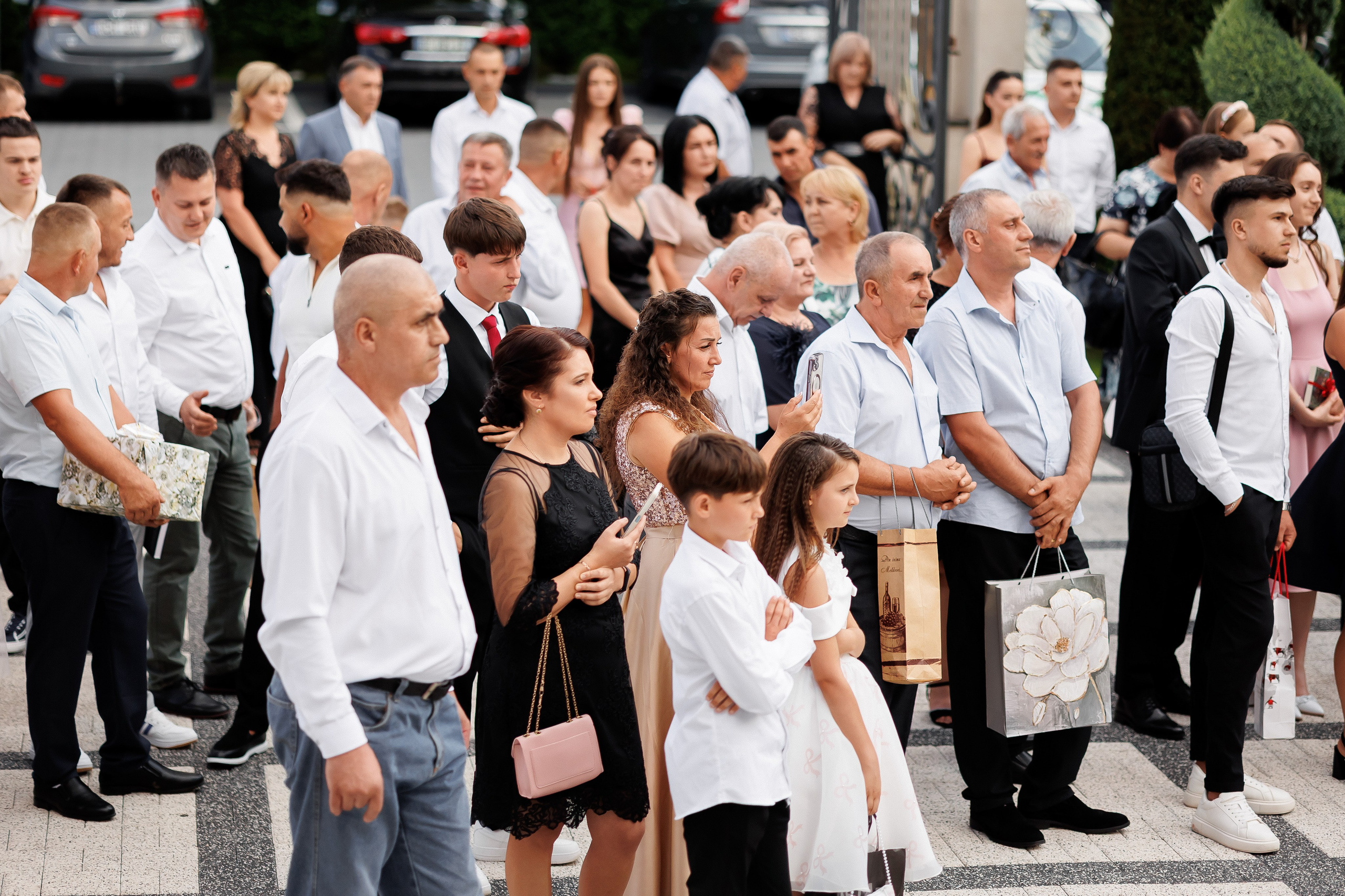 Eugen & Livia — Grand Elysee — Wedding Day. Servicii Foto și Video 067188353