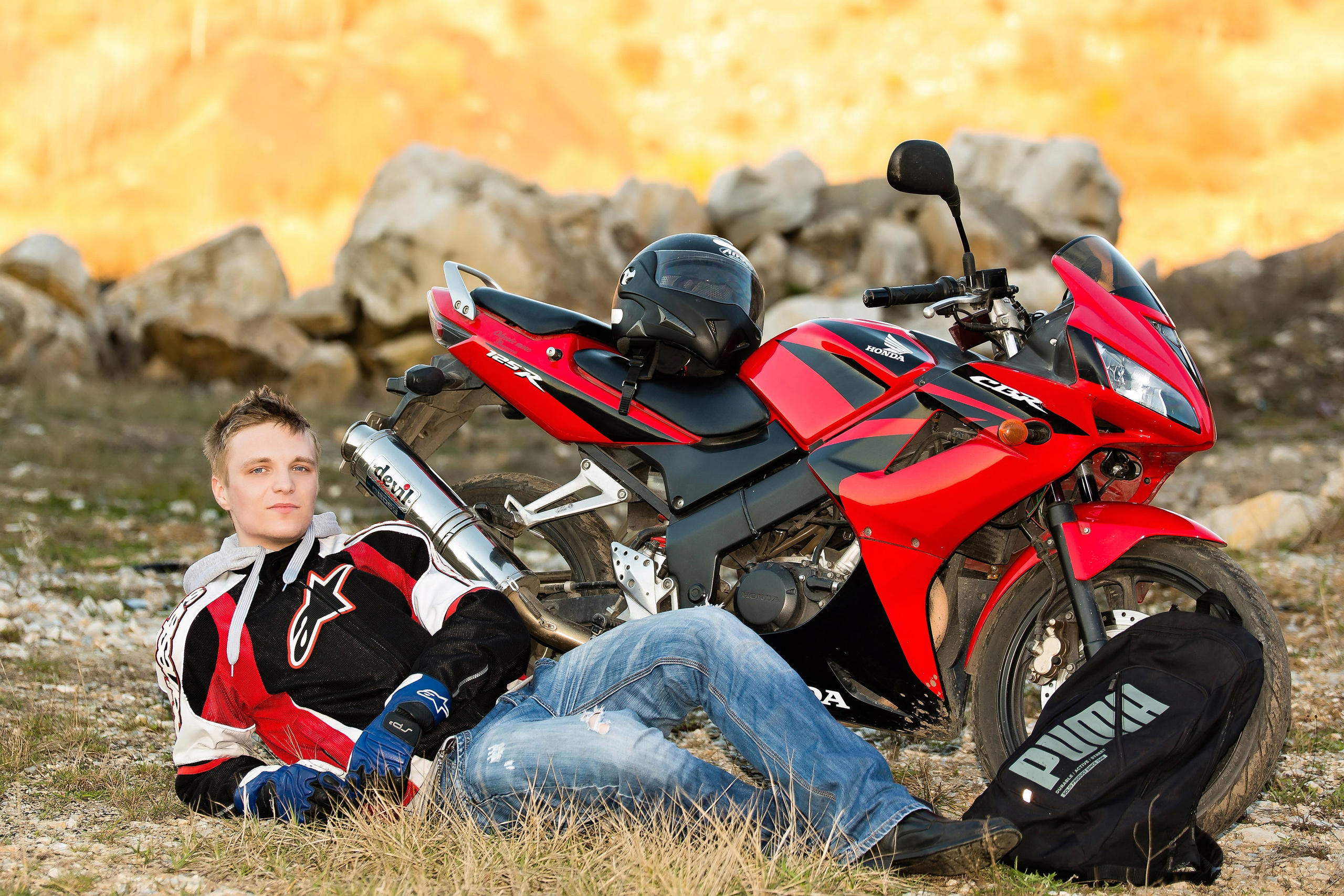 Portrete diverse — 2. Pagina principală