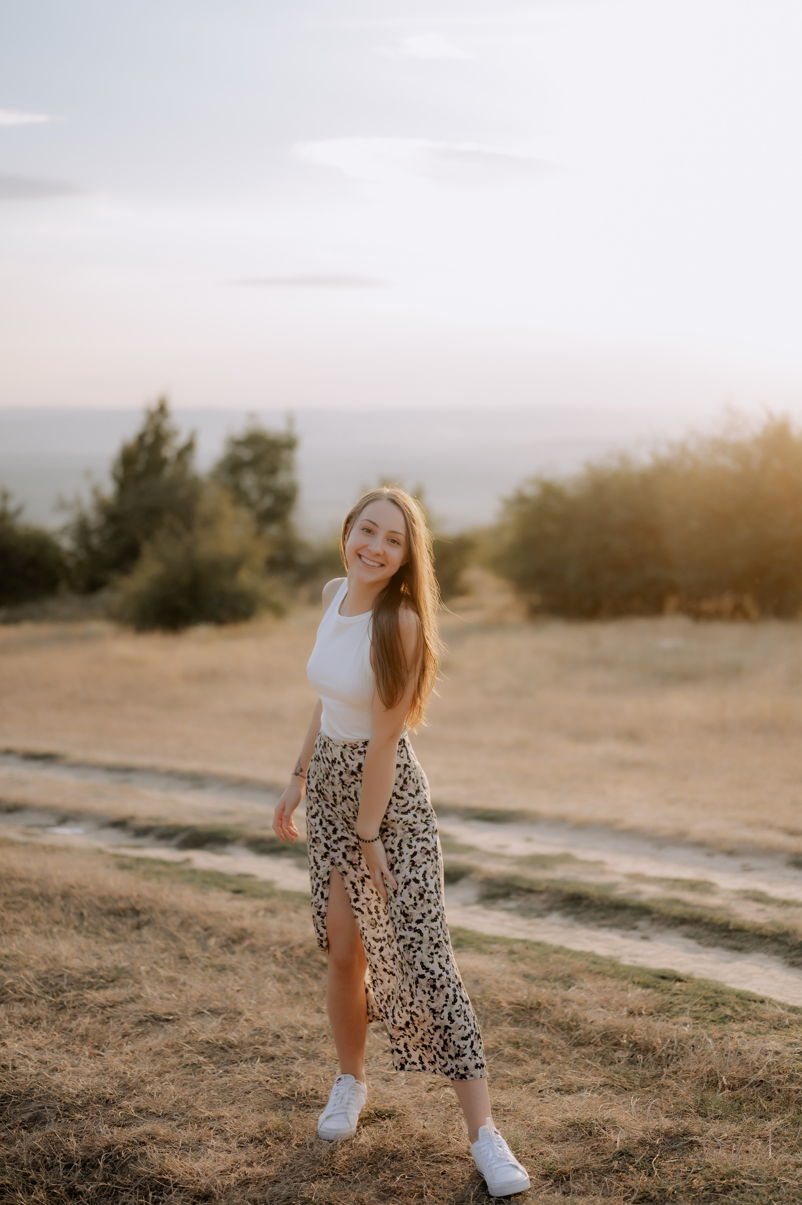 Sedinta foto in natura la apus. Proud Vision Weddings | Wedding Photography & Film — Servicii profesionale Foto Video Nunta Iasi