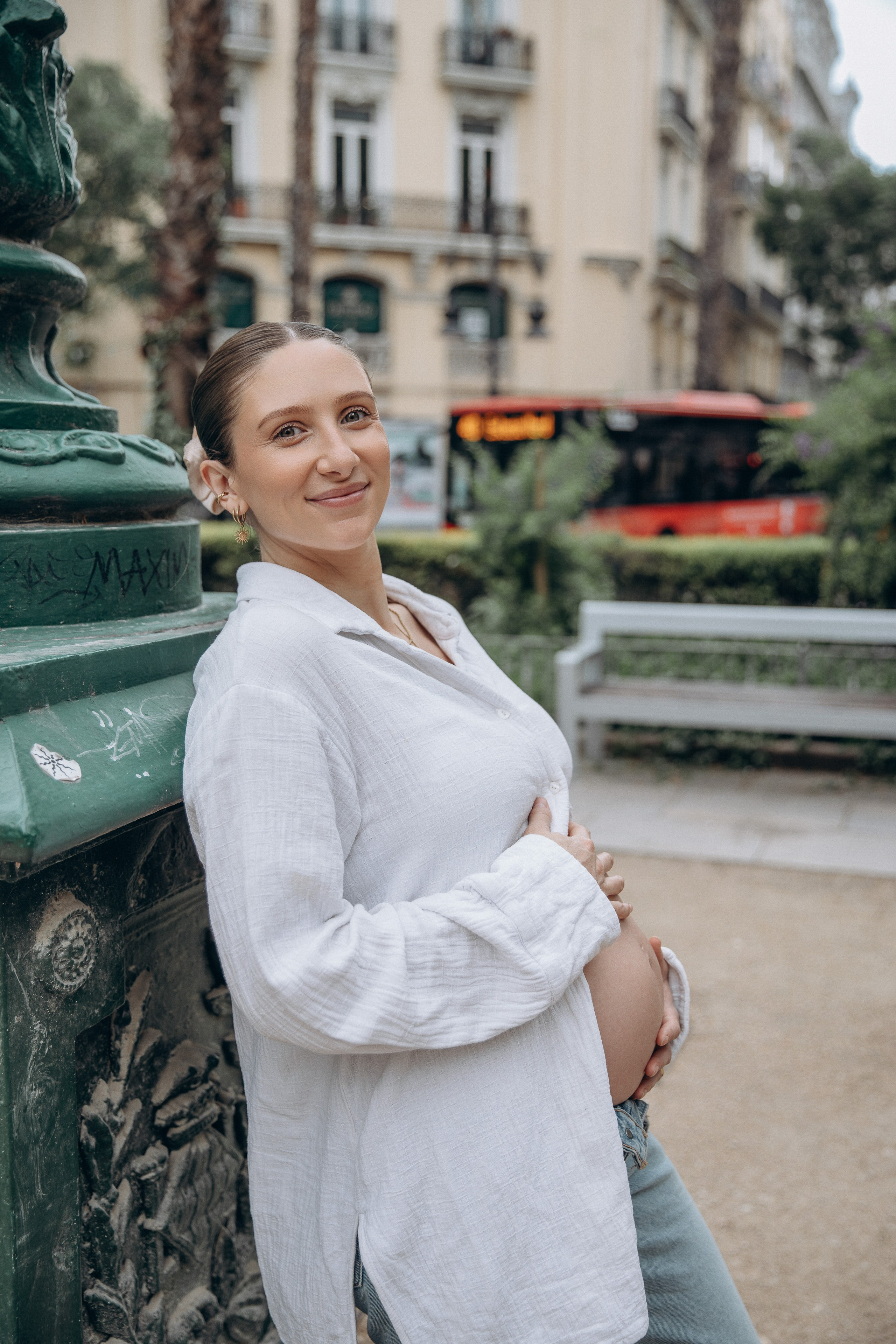Hermosa Fotografía de Embarazo por Julia Gnatenko | Sesiones de Maternidad en Valencia, Alicante, Barcelona. Julia Gnatenko — Fotógrafa en Valencia, Alicante, Barcelona, España y Europa