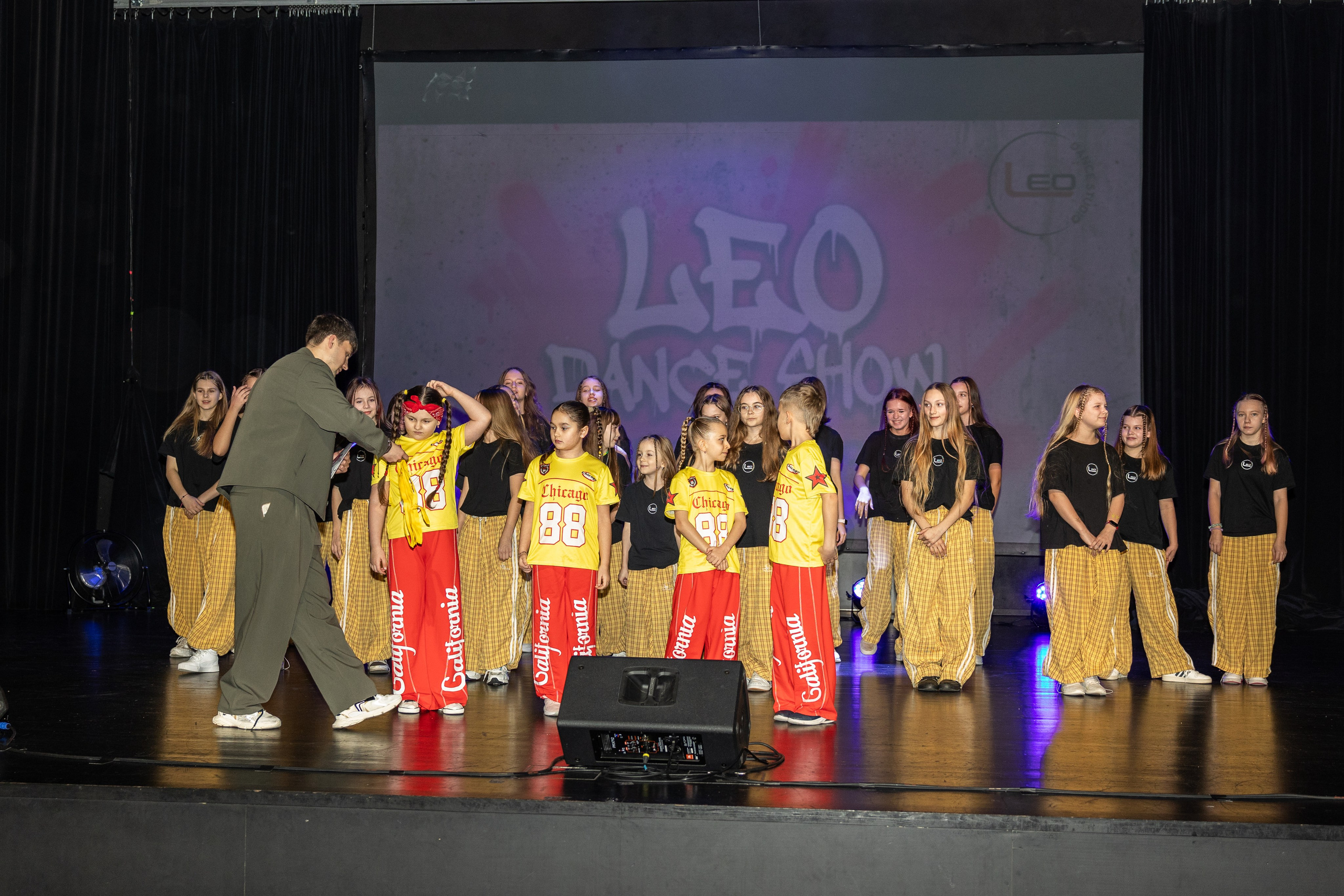 LEO DANCE SHOW WINTER 2025. Семейный и детский фотограф в Варшаве Мила Бобровская