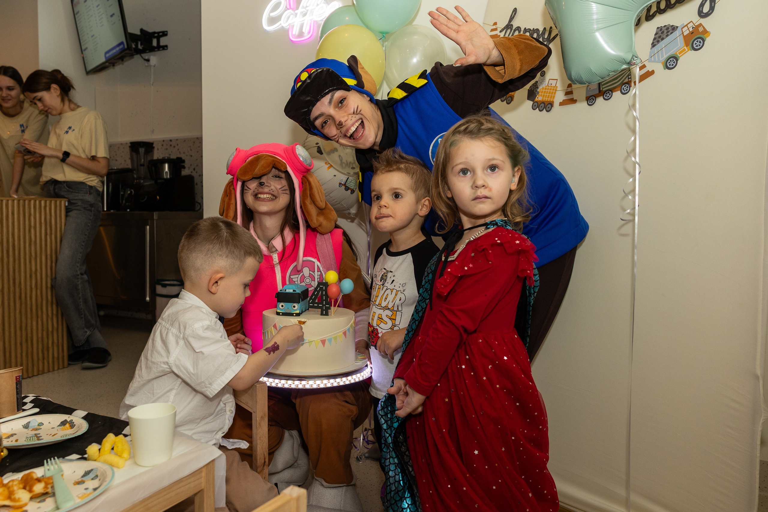 День рождения Артёма 24 января 2026 года. Семейный и детский фотограф в Варшаве Мила Бобровская