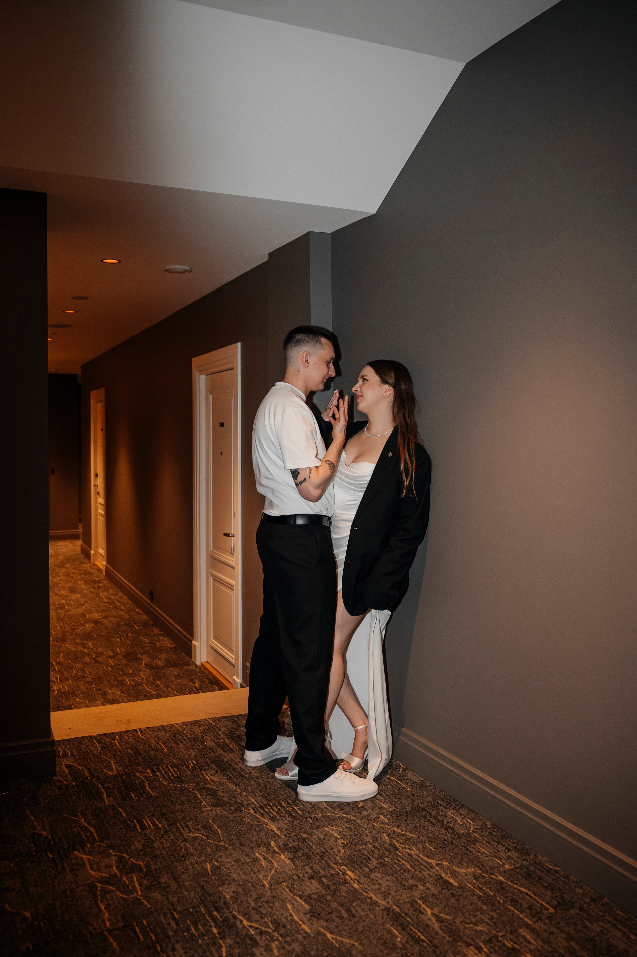 At the Old Hotel. Photographer Tallinn — Wedding | Family | Love Story