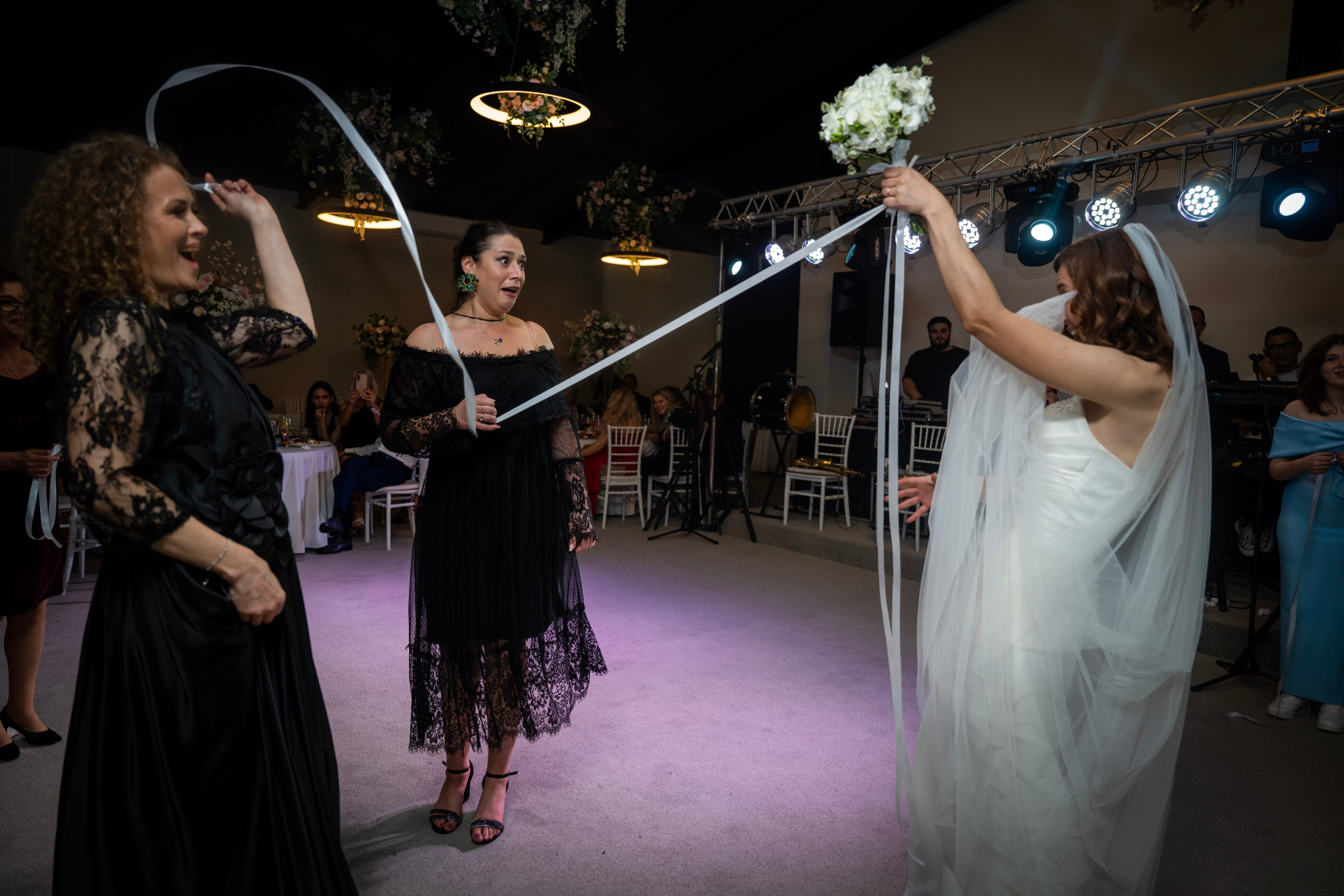 Cezara&Vali. Fotograf de evenimente si portret!