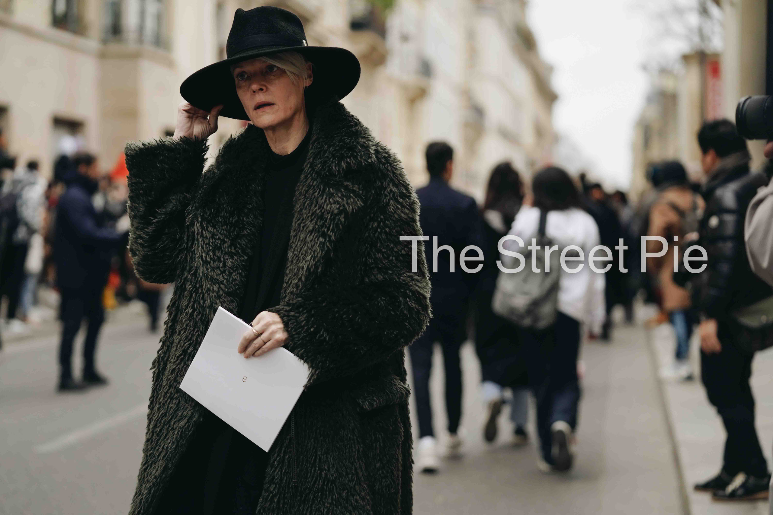 PARIS HAUTE COUTURE SS23. Anastasia Fedoseeva / The Street Pie — streetstyle photographer