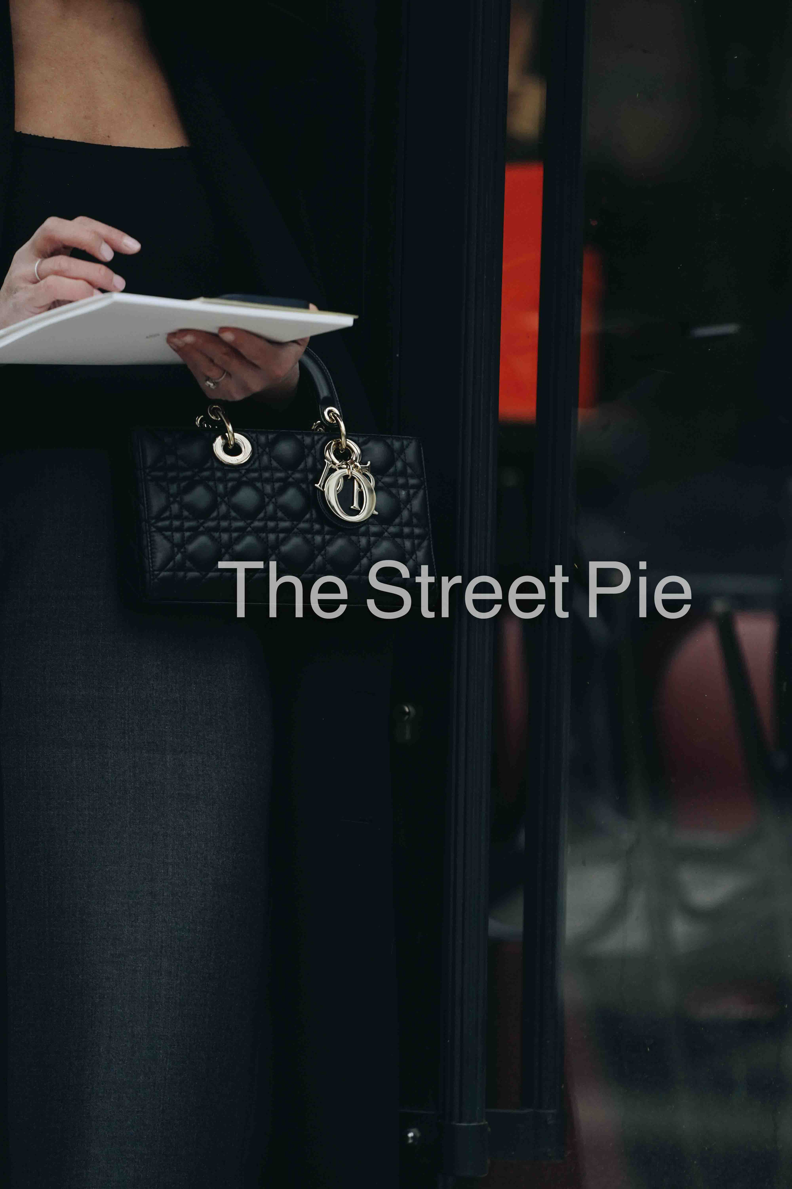 PARIS HAUTE COUTURE SS23. Anastasia Fedoseeva / The Street Pie — streetstyle photographer